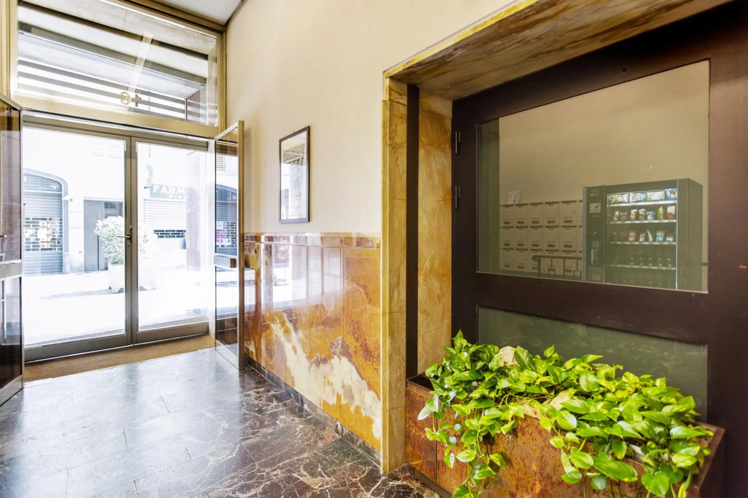 Facade/entrance in Residenza Cavour