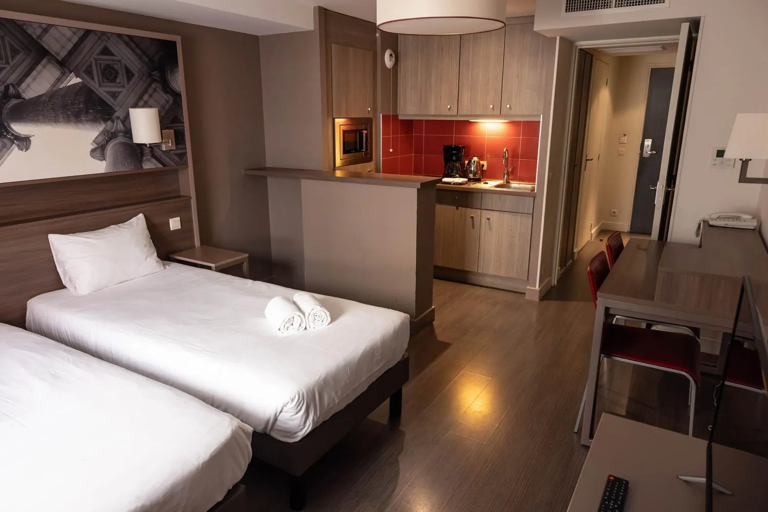 Photo of the whole room, Bed in B&B HOME Caen Centre Gare