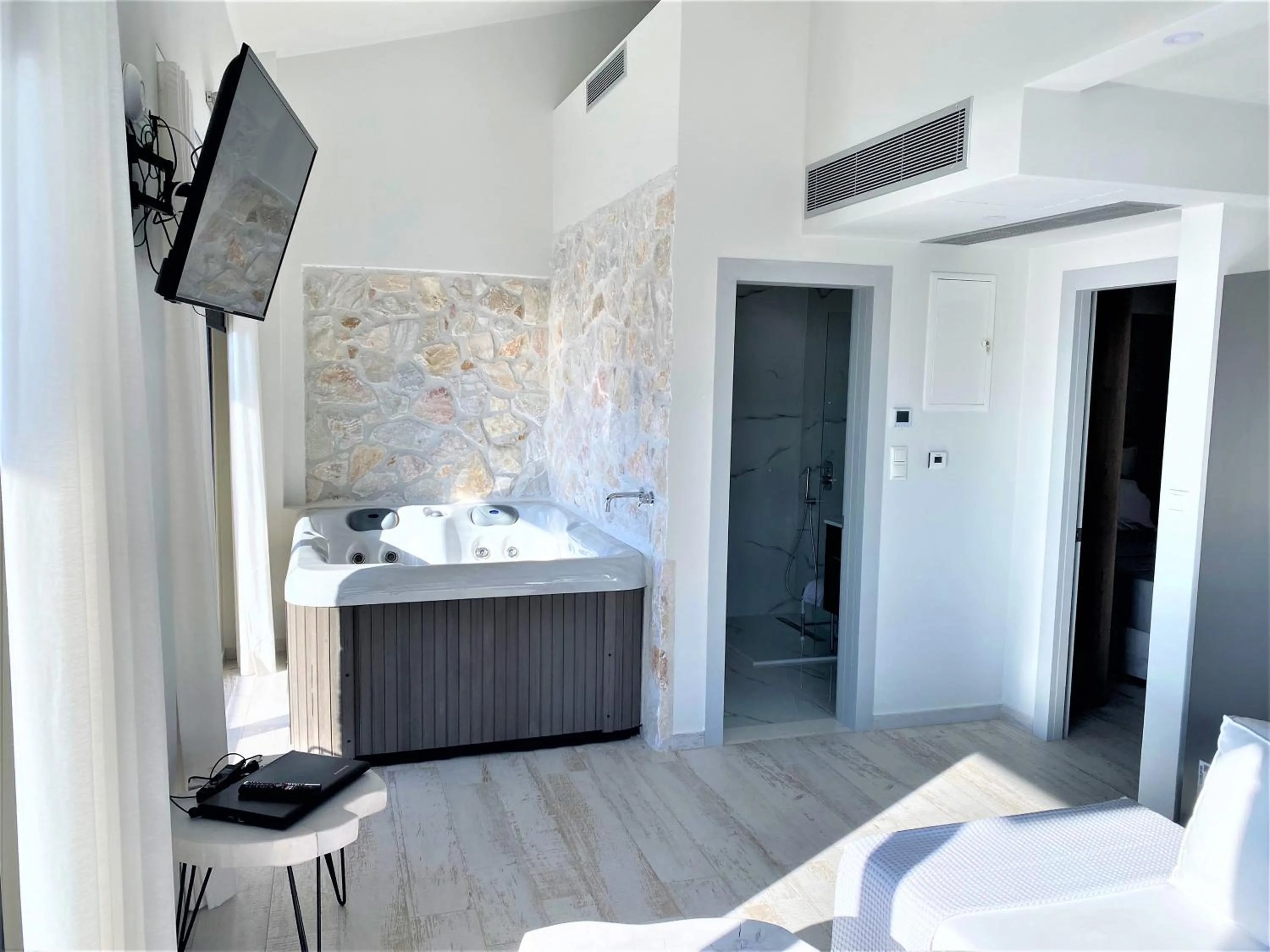 Bed in Kali Thea Suites