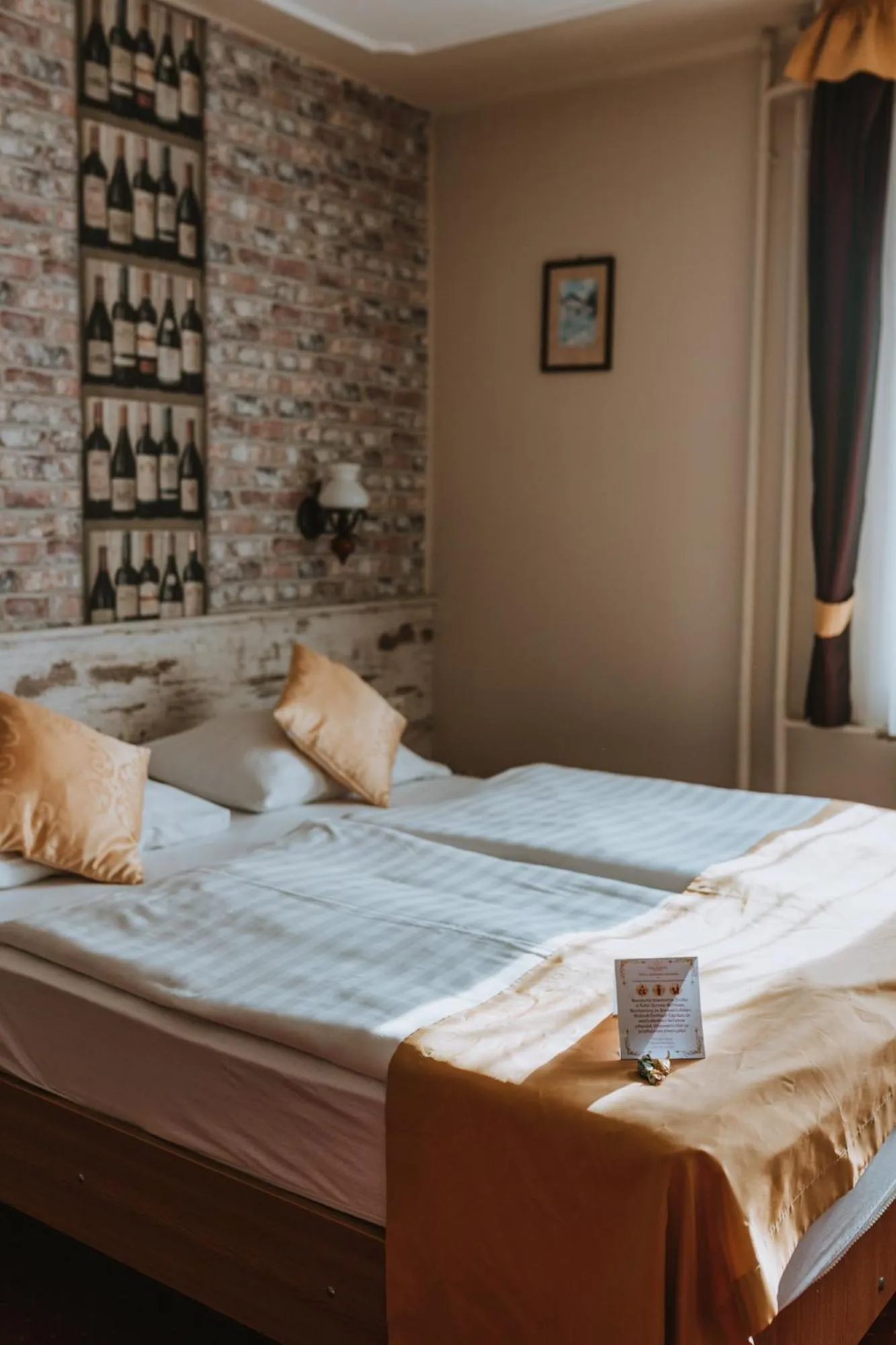 Bed in Hotel Korona Wellness, Rendezvény és Borszálloda