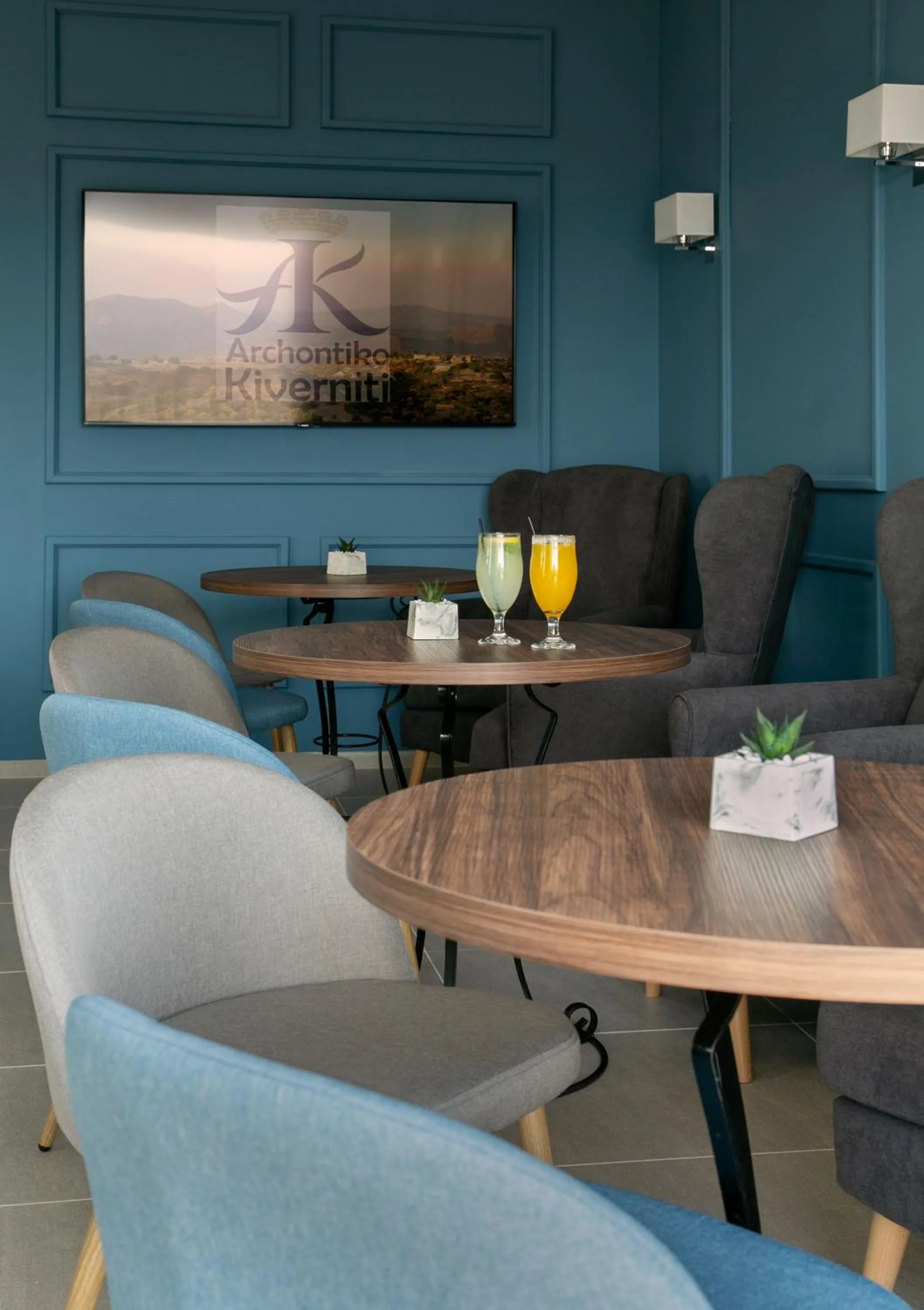 TV and multimedia in Archontiko Kiverniti