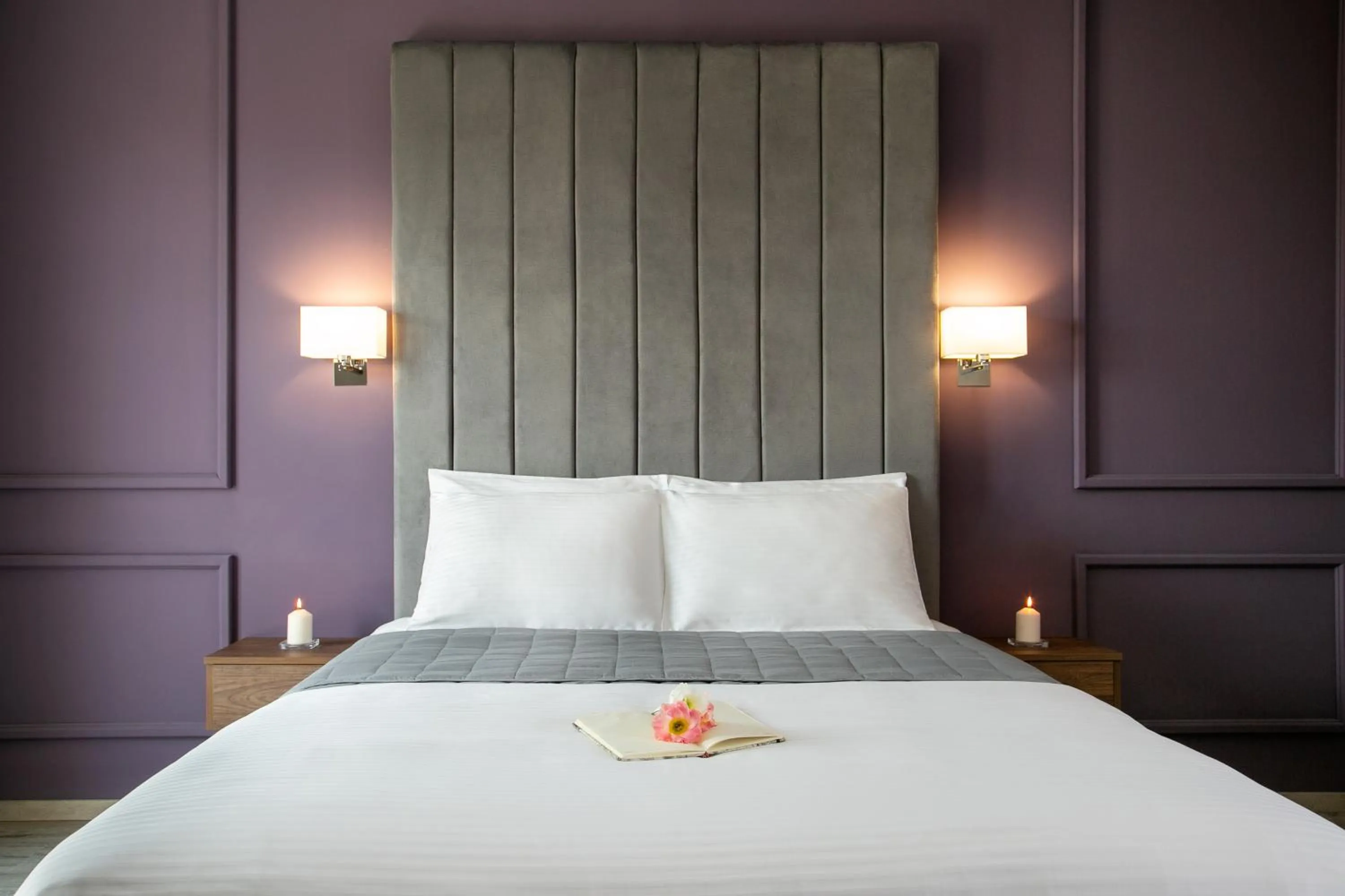 Bed in Archontiko Kiverniti