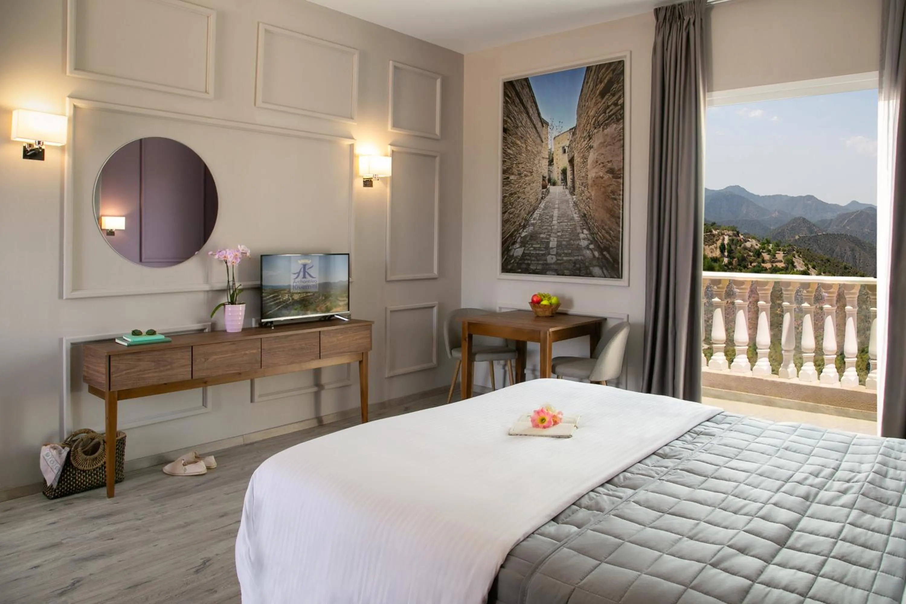 Bed in Archontiko Kiverniti