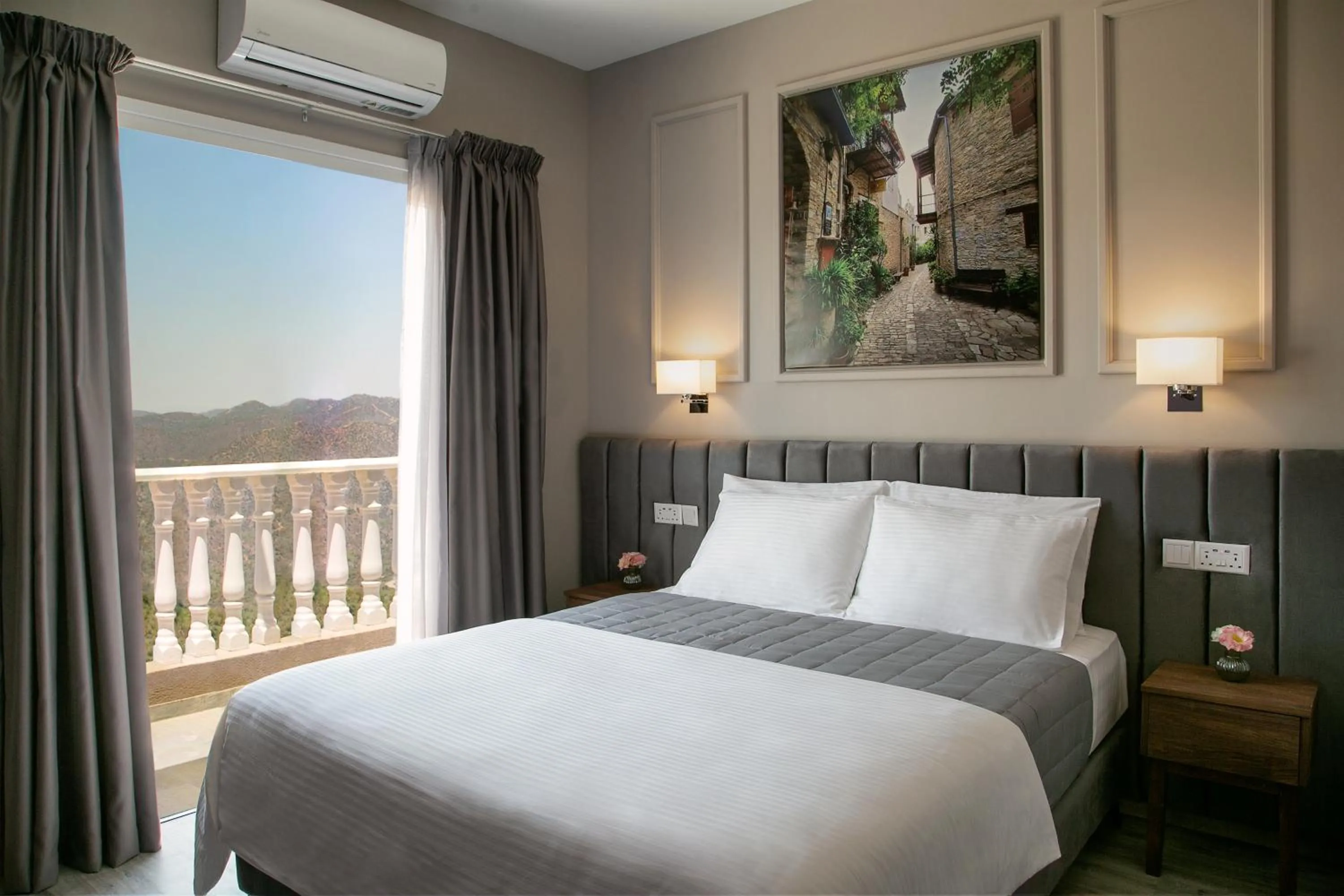 Bed in Archontiko Kiverniti