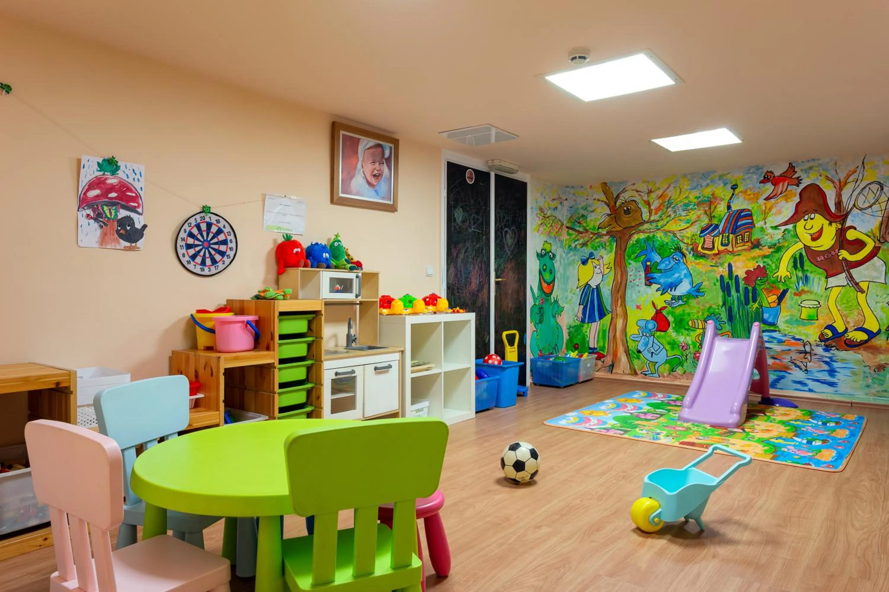 Kids's club in Hotel Eger & Park