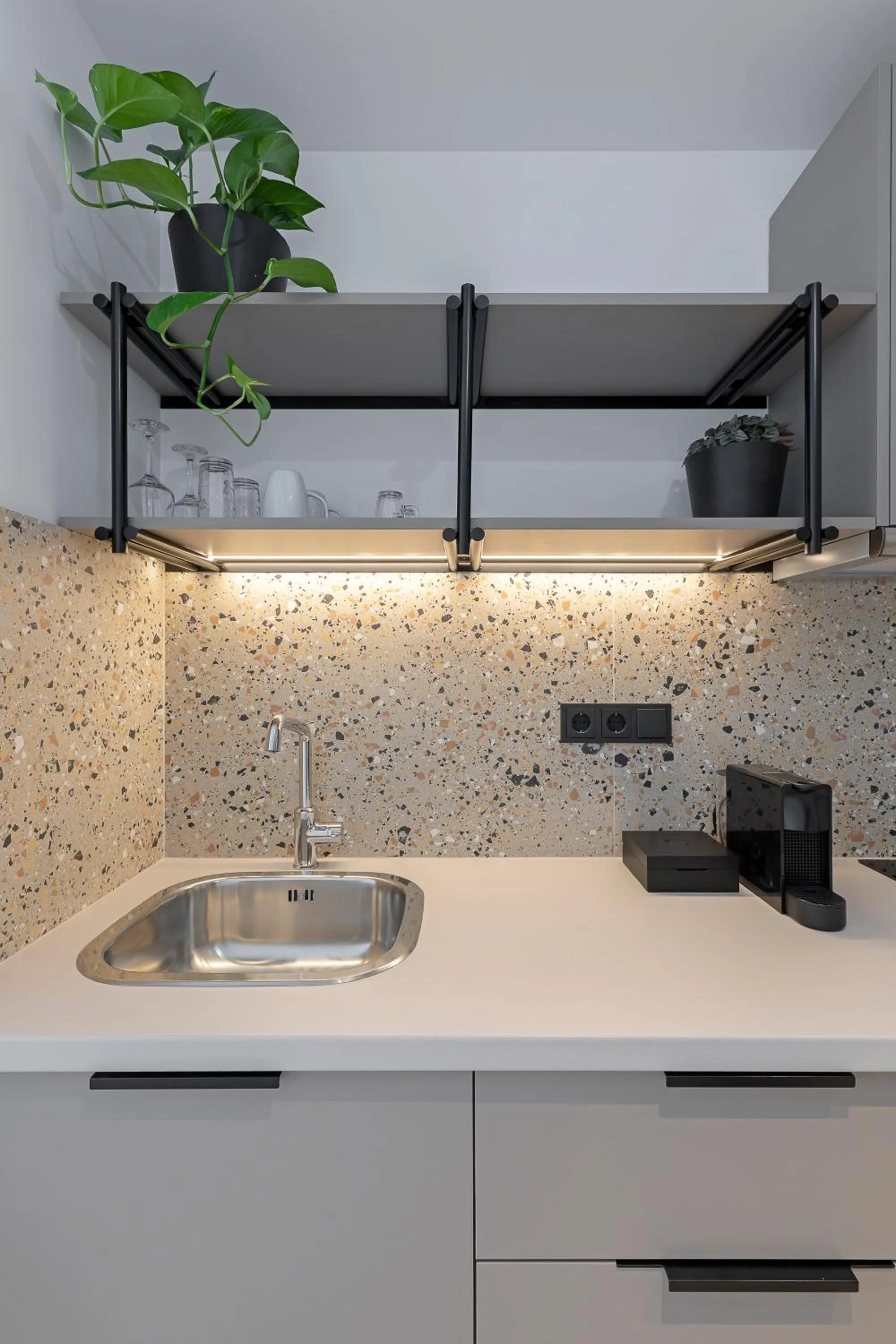 Kitchen or kitchenette in The Athenians Art Apartments