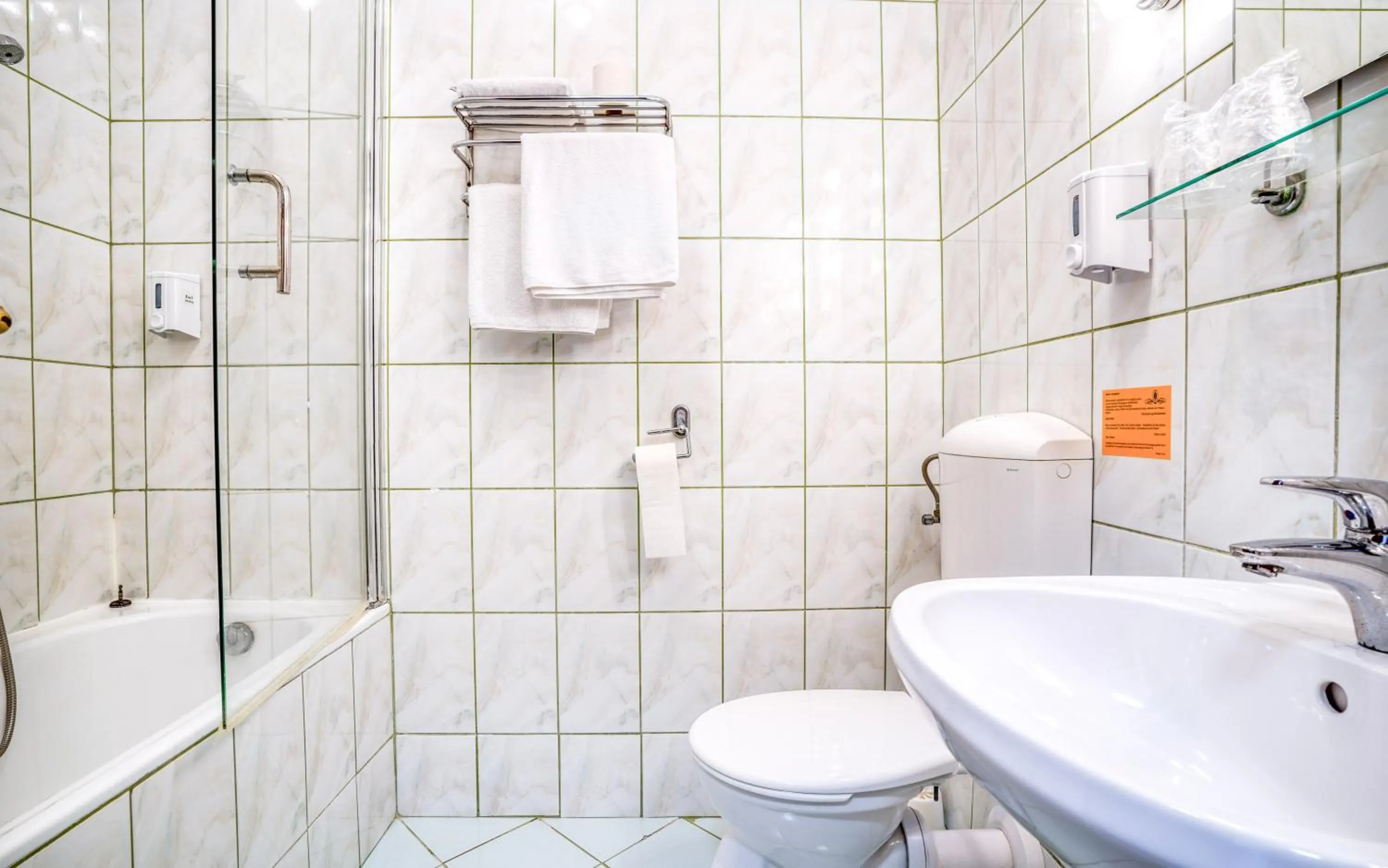 Bathroom in Hotel Erzsébet