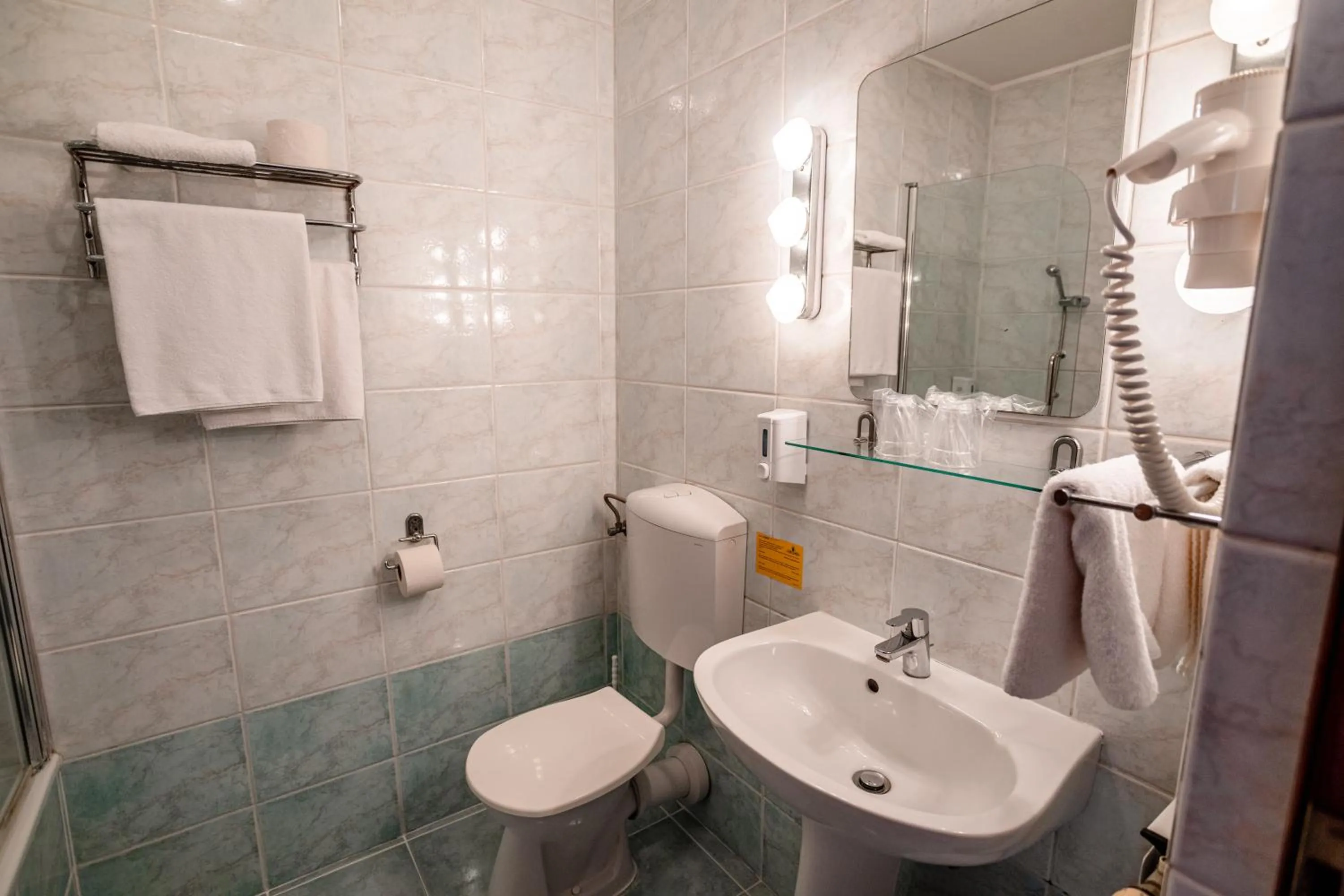 Bathroom in Hotel Erzsébet