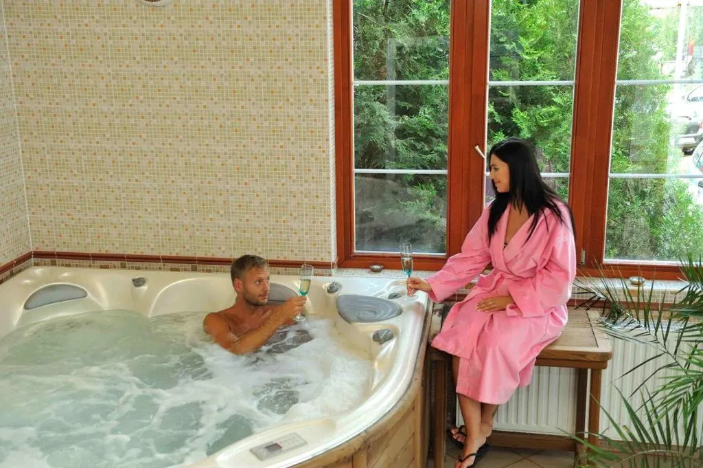 Hot Tub in Hotel Erzsébet