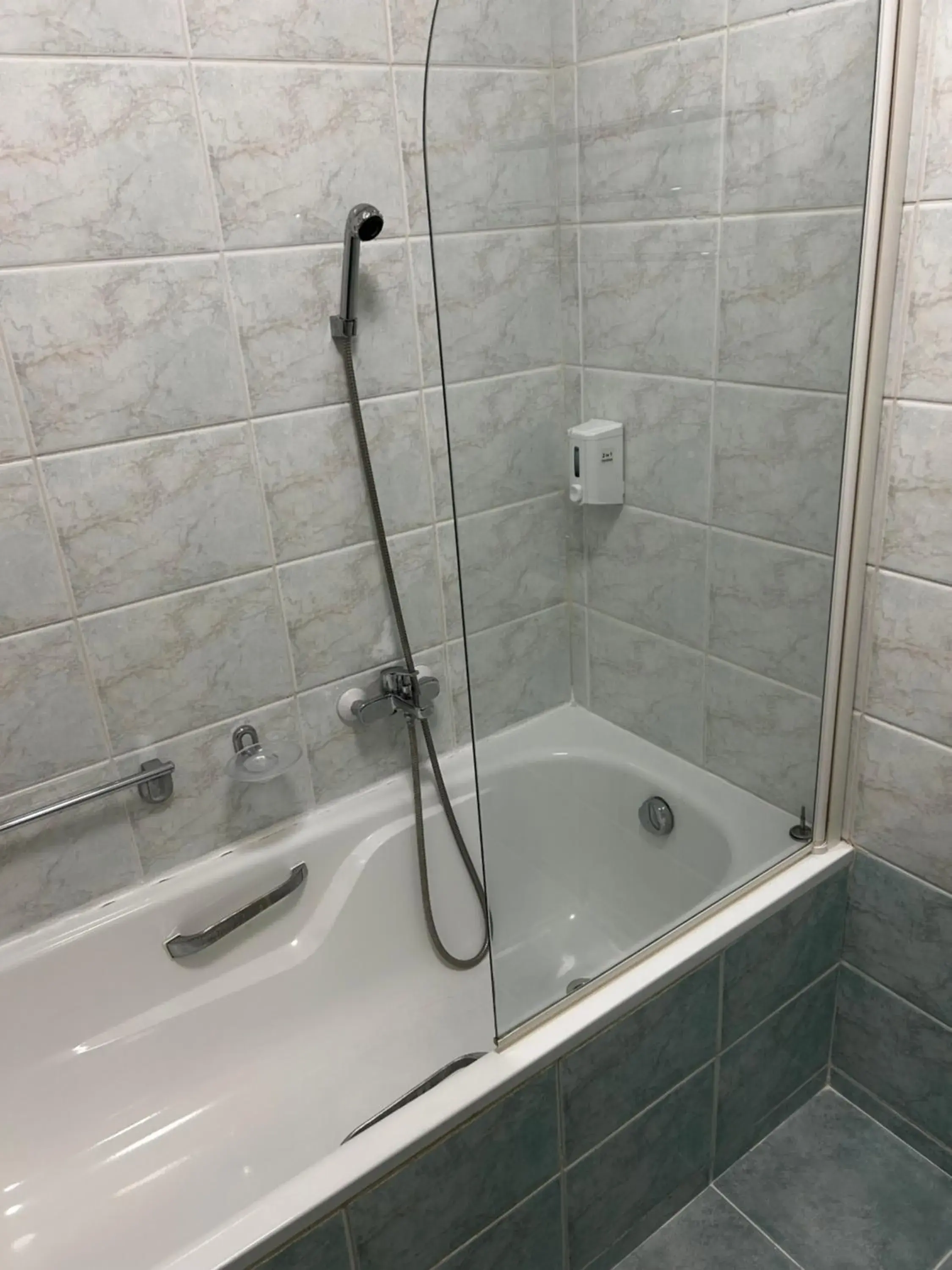 Superior Triple Room - single occupancy in Hotel Erzsébet Superior Triple Room - single occupancy in Hotel Erzsébet