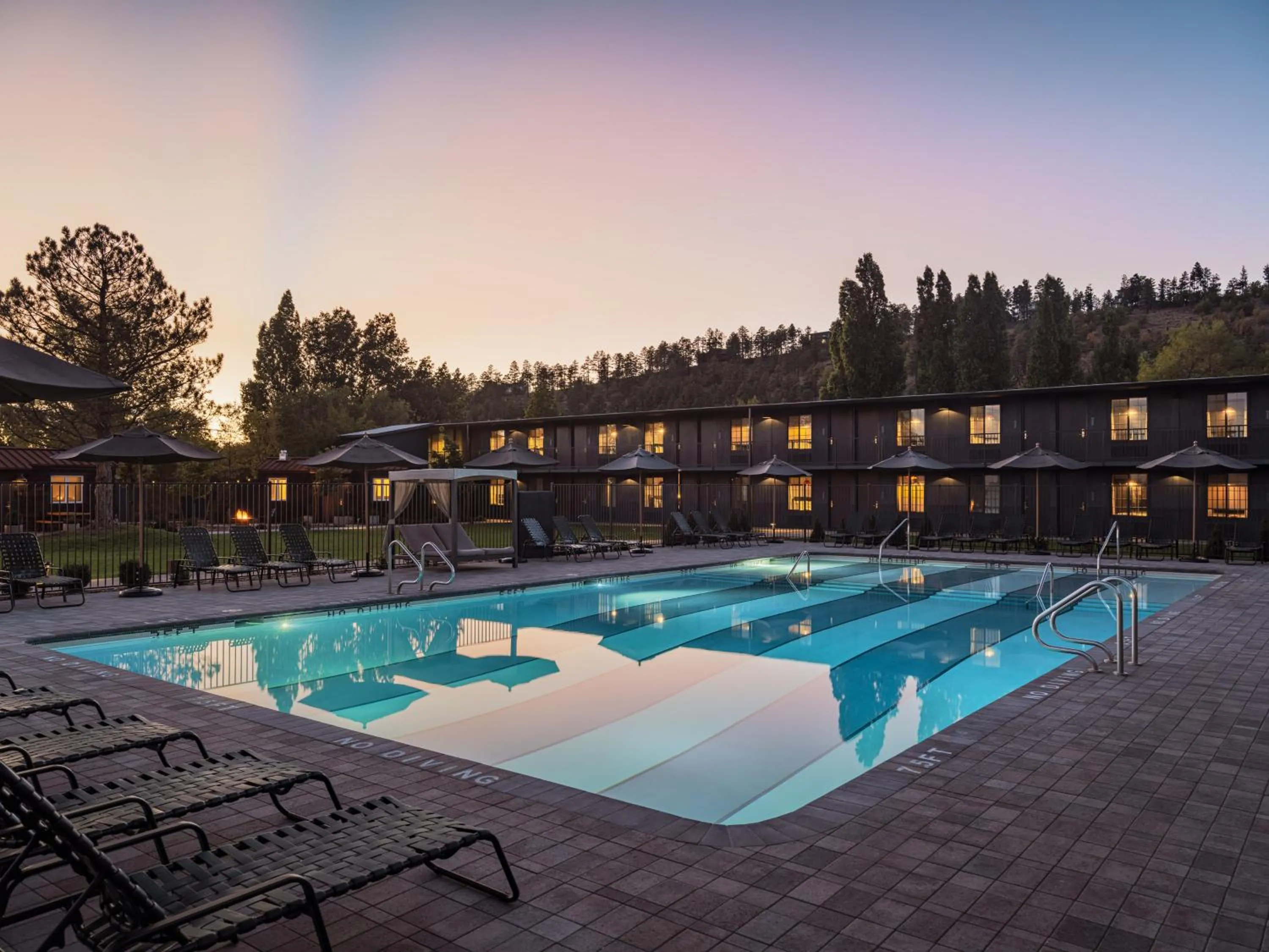 Swimming pool in High Country Motor Lodge - Near NAU and Downtown