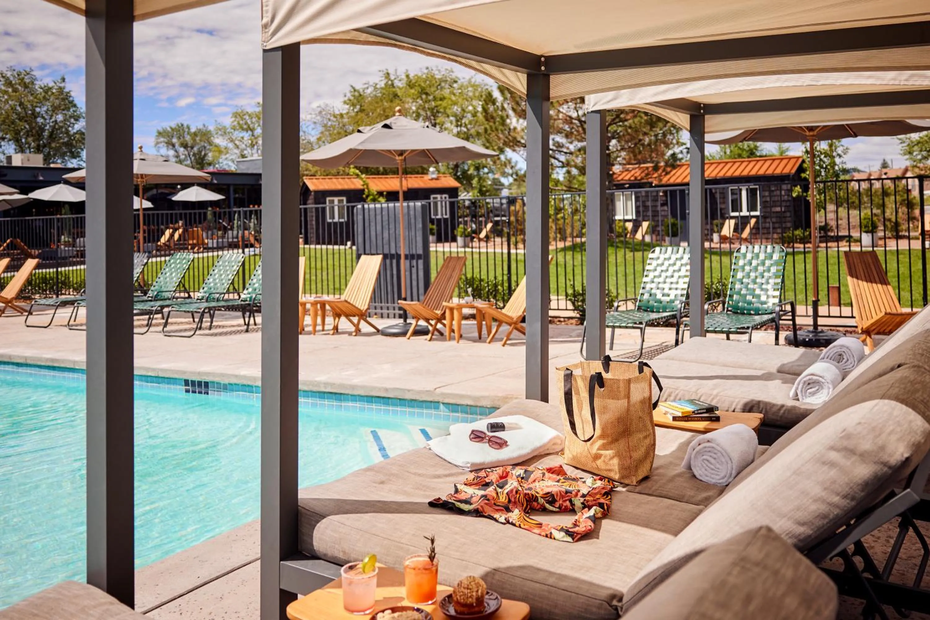 Swimming pool in High Country Motor Lodge - Near NAU and Downtown