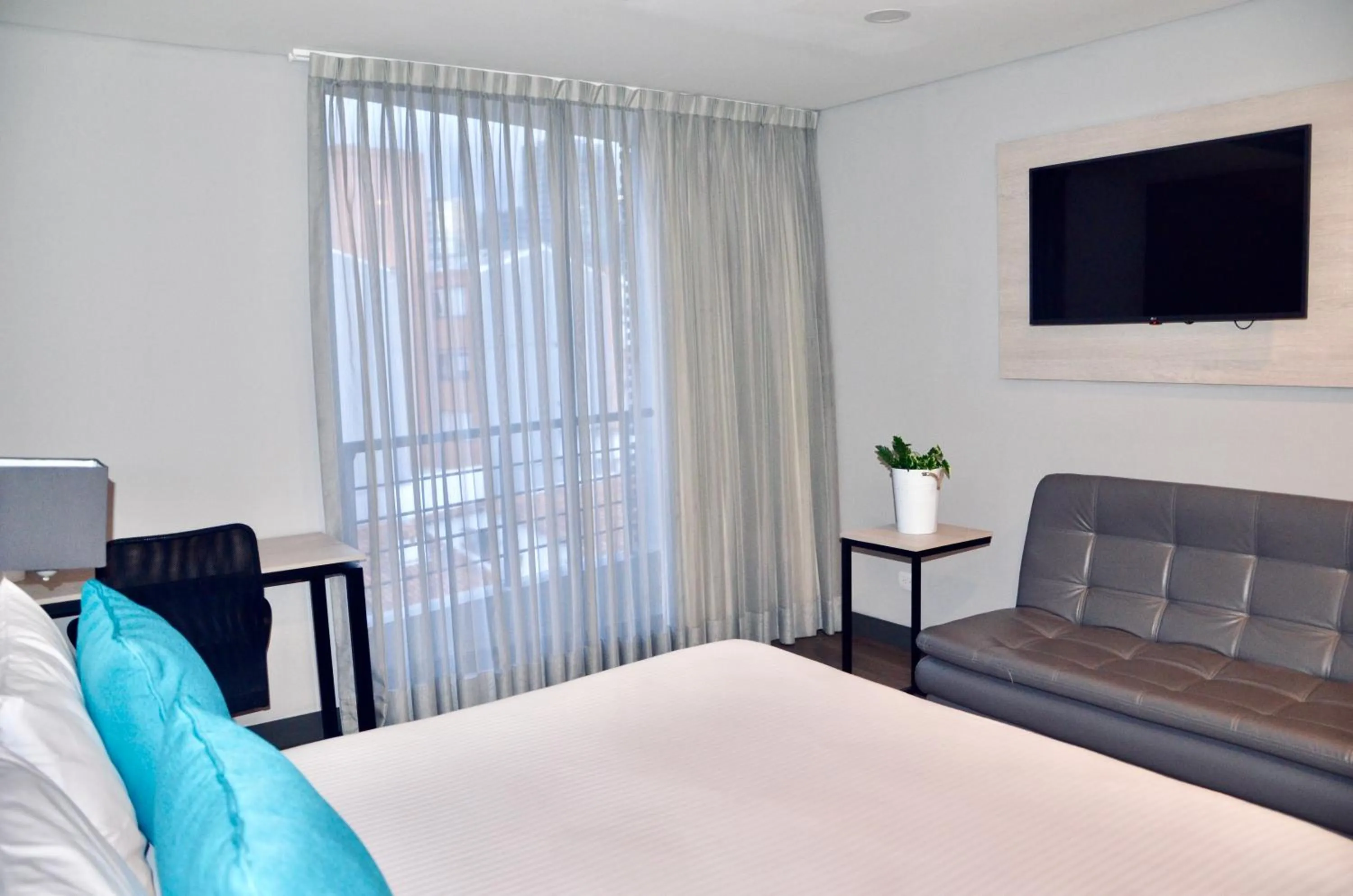 Photo of the whole room in Suites Home 118 By SHG