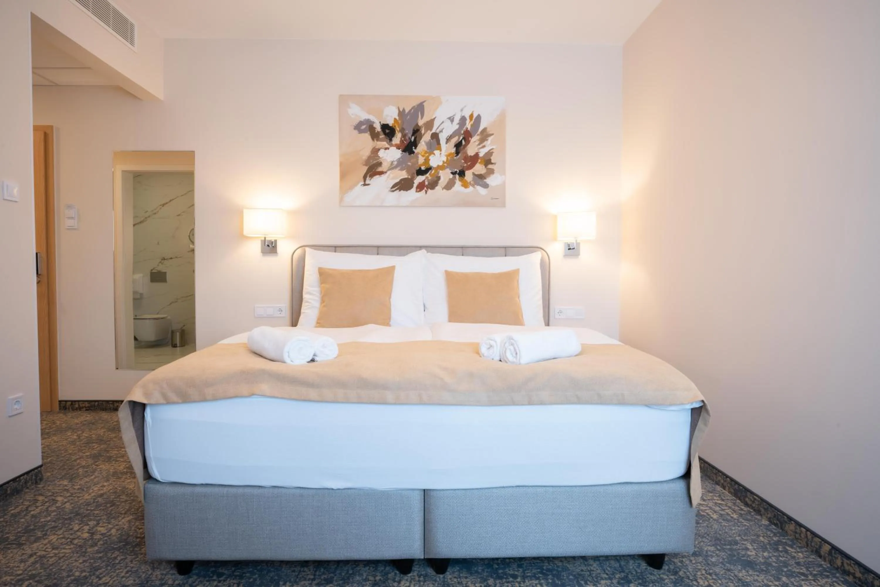 Bedroom, Bed in Kikelet Club Hotel