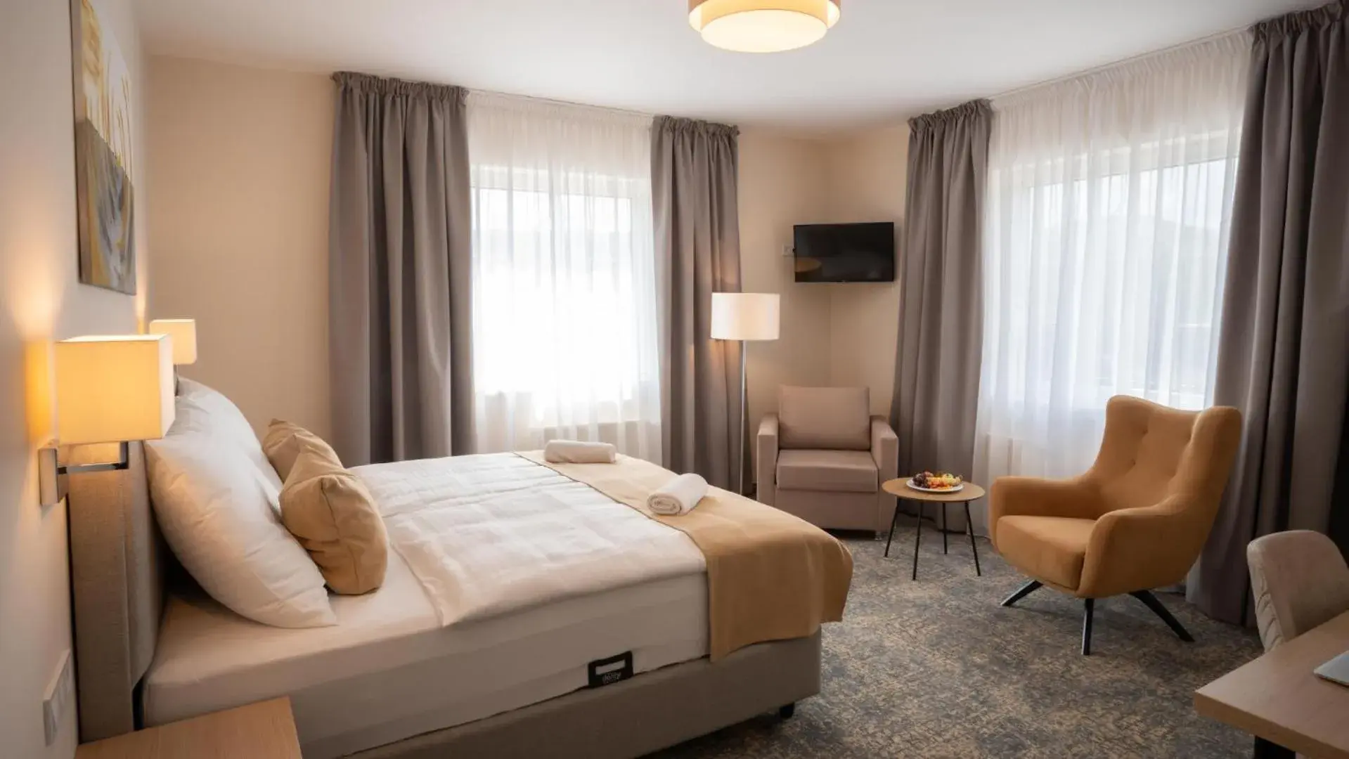 Superior Queen Room - single occupancy in Kikelet Club Hotel Superior Queen Room - single occupancy in Kikelet Club Hotel