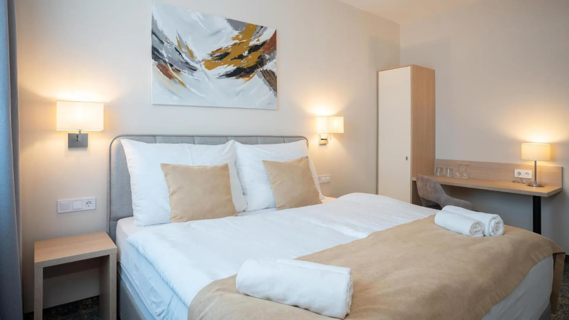 Bed in Kikelet Club Hotel