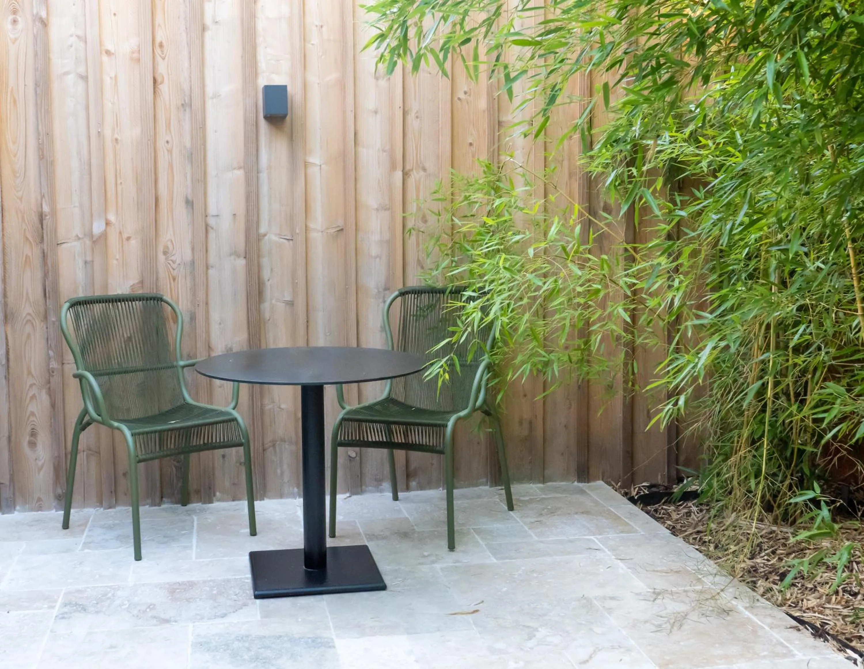 Patio in Hôtel Maison Pavlov - Restaurant & Spa - Bordeaux Bouscat