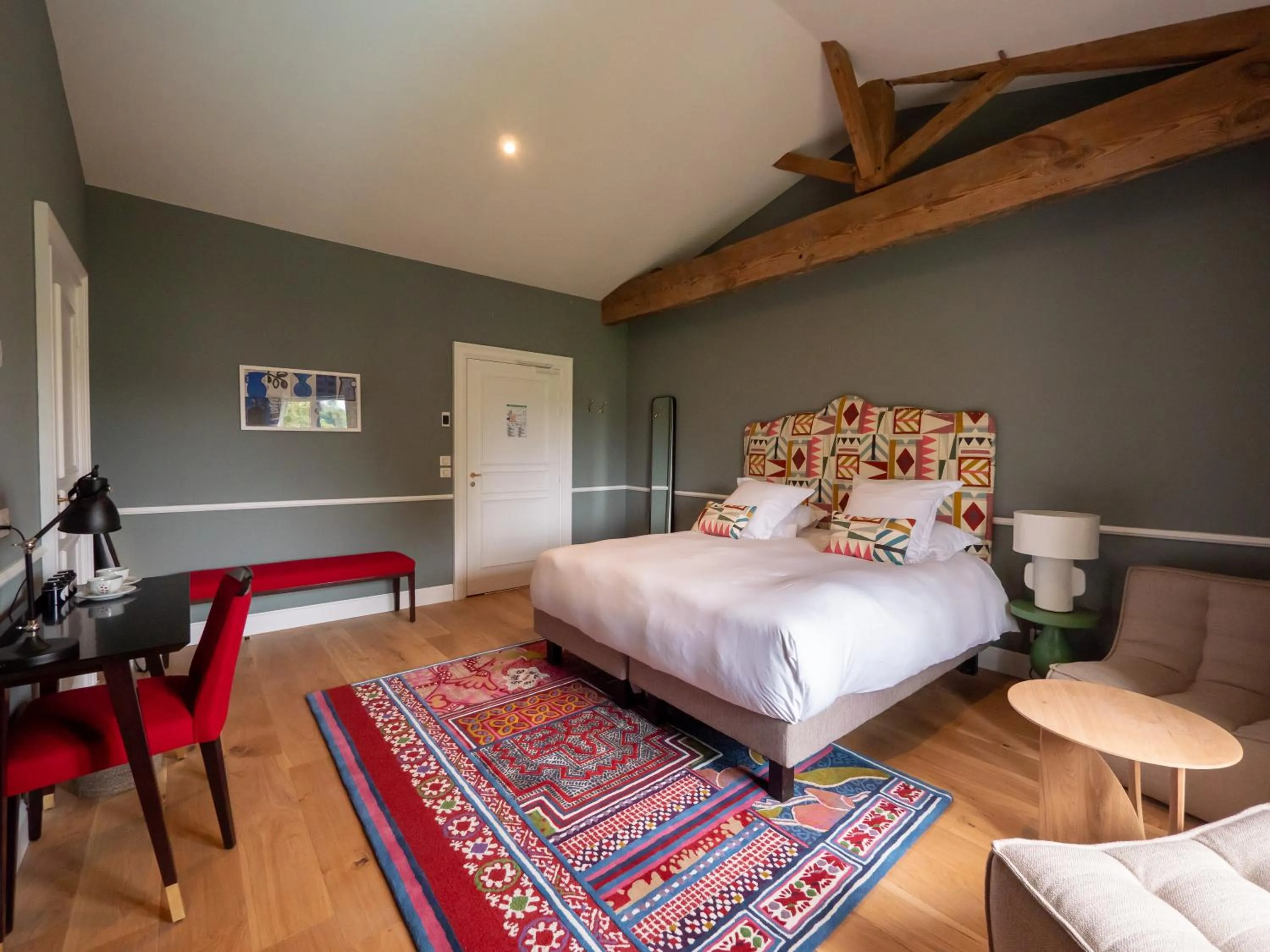 Photo of the whole room, Bed in Hôtel Maison Pavlov - Restaurant & Spa - Bordeaux Bouscat