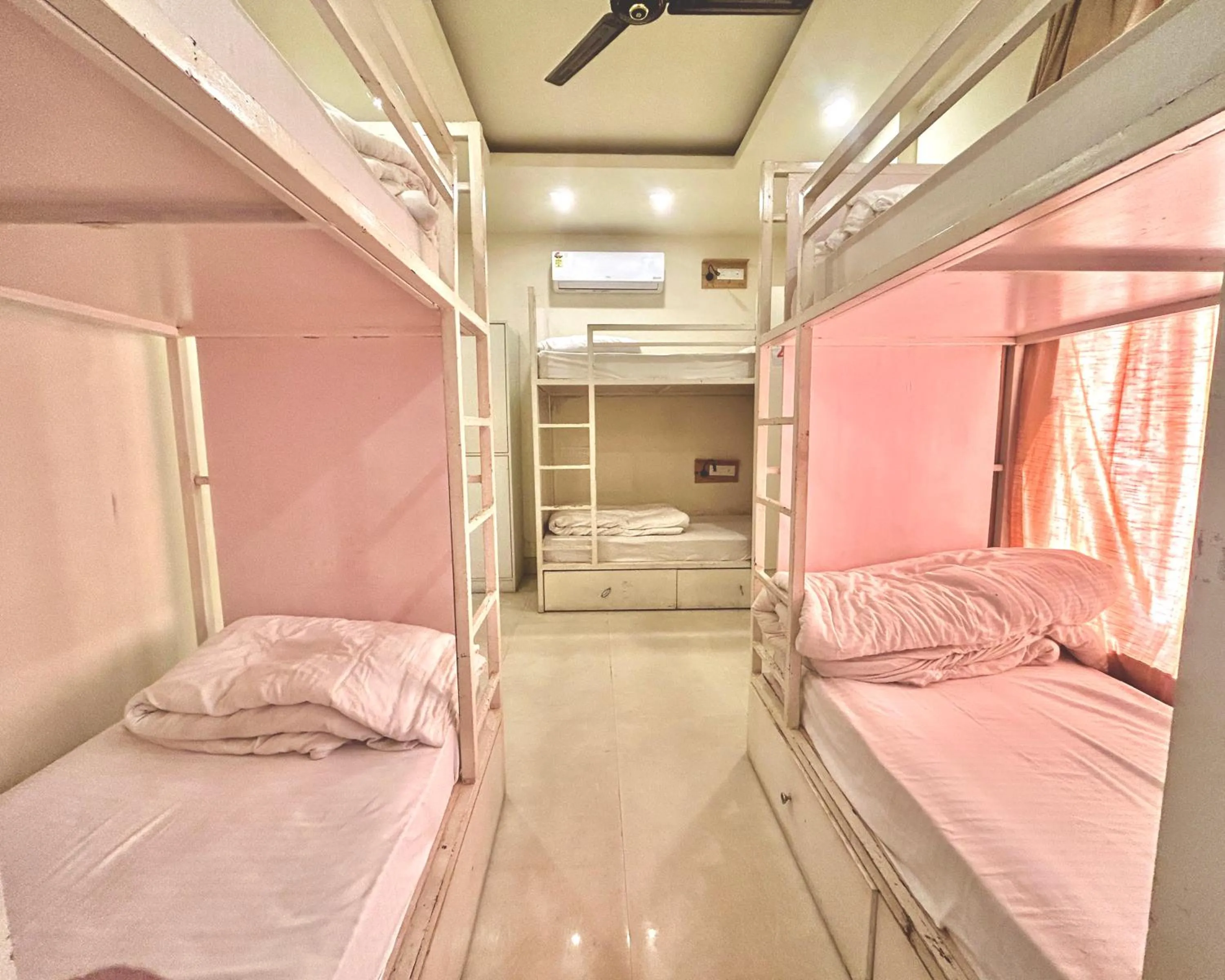 bunk bed in Hotel Aqua Vibes