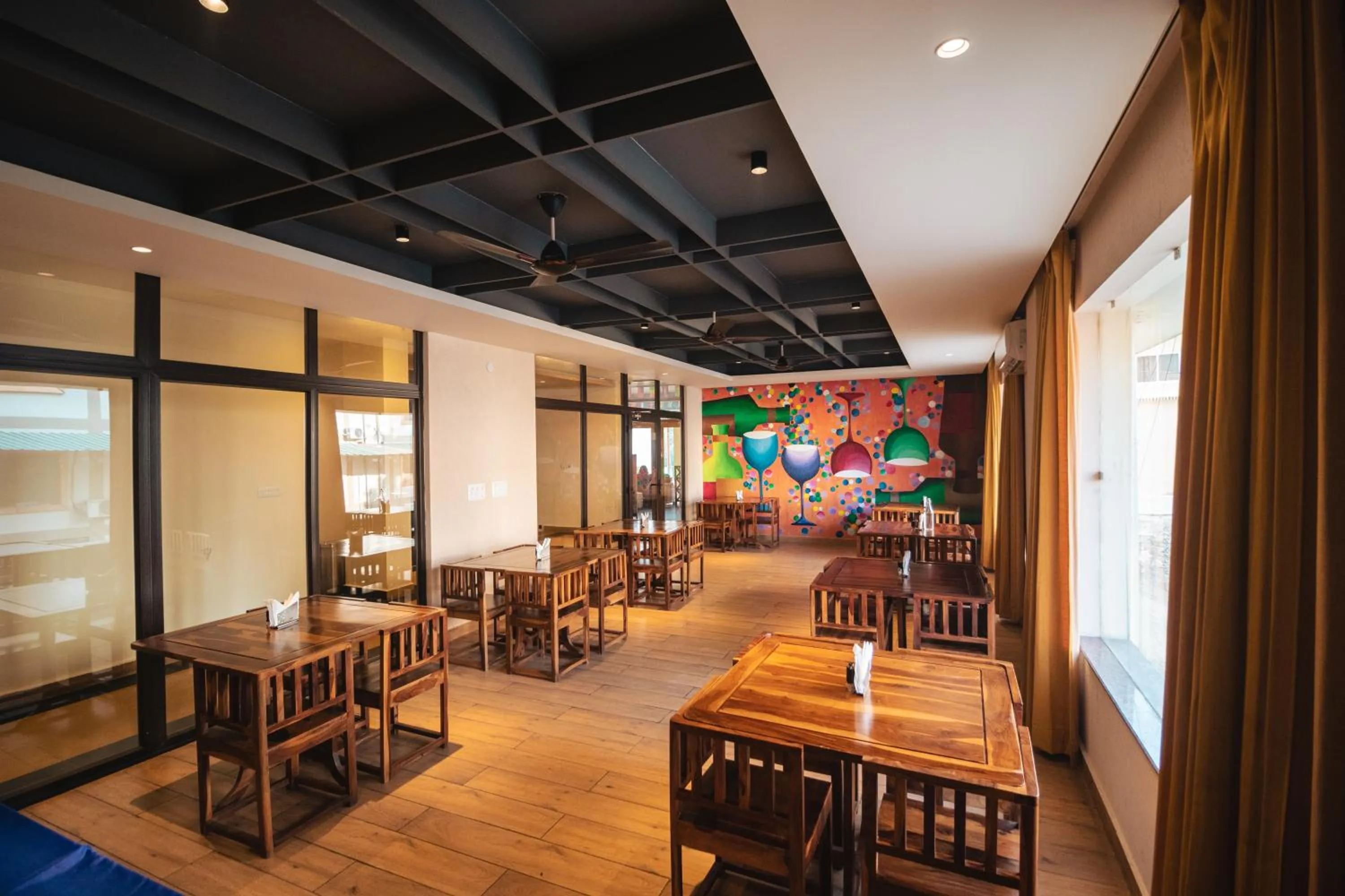 Restaurant/places to eat in Hotel Aqua Vibes