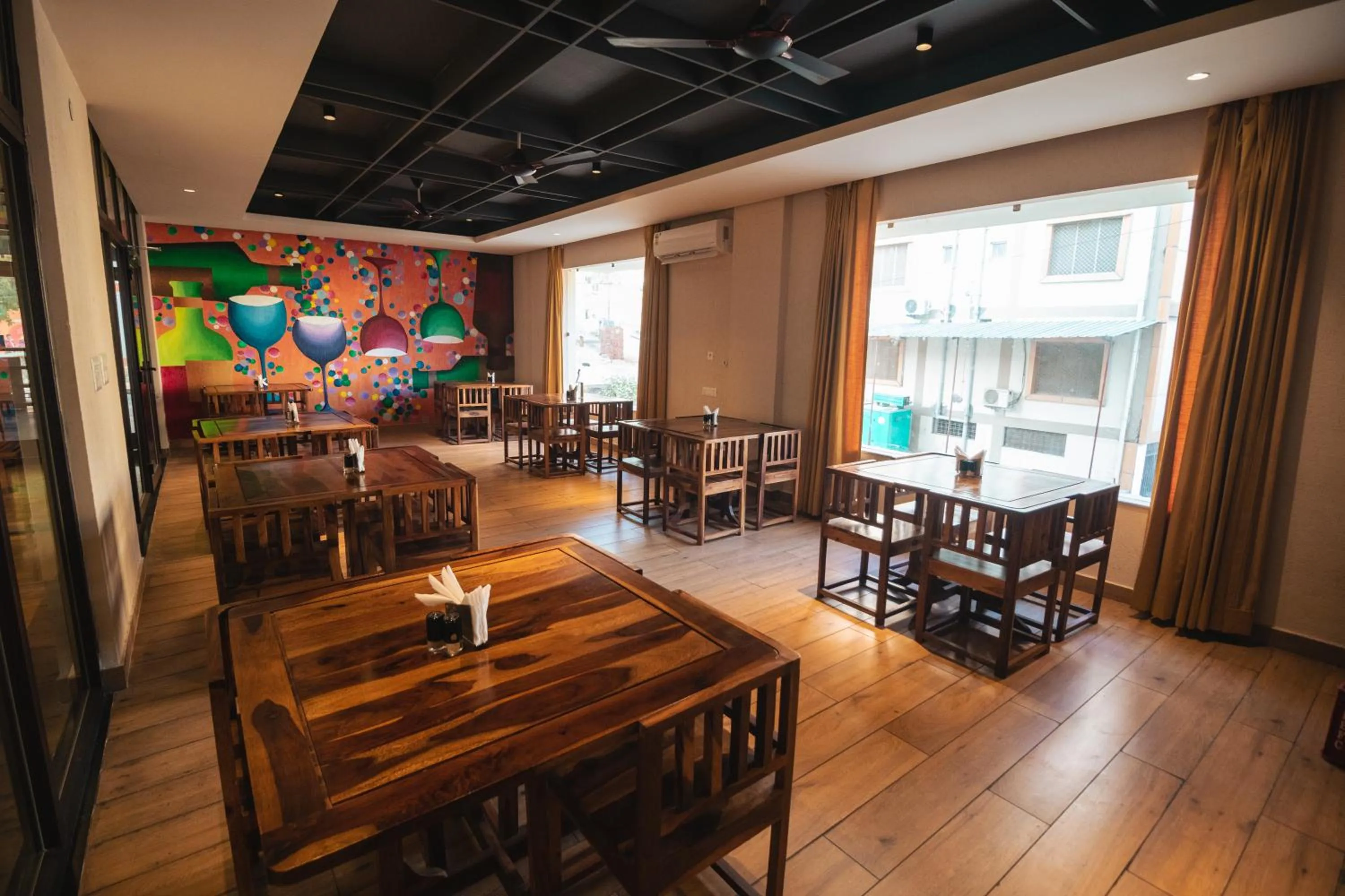 Restaurant/places to eat in Hotel Aqua Vibes