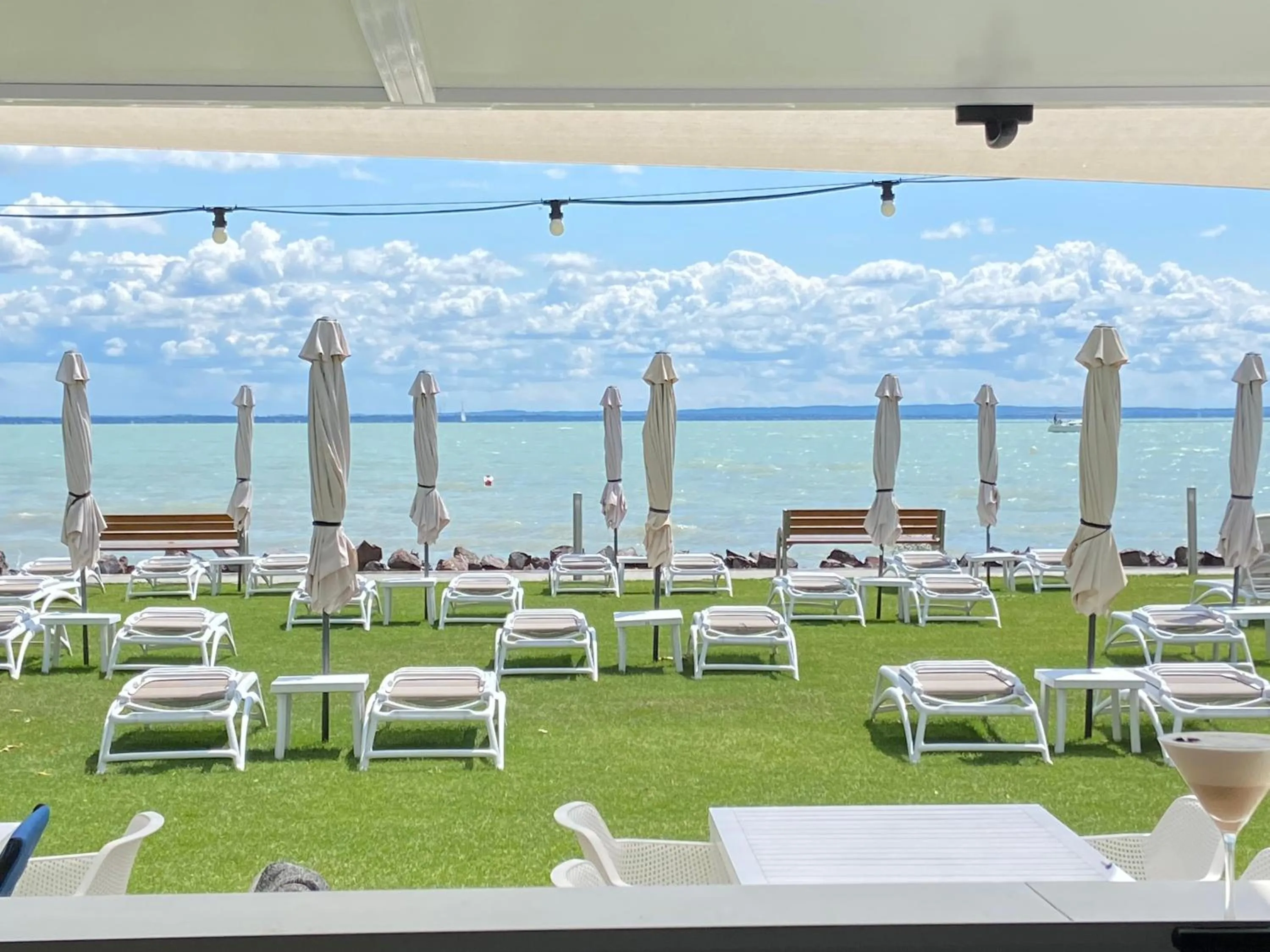 Restaurant/places to eat in Hotel Marina Port