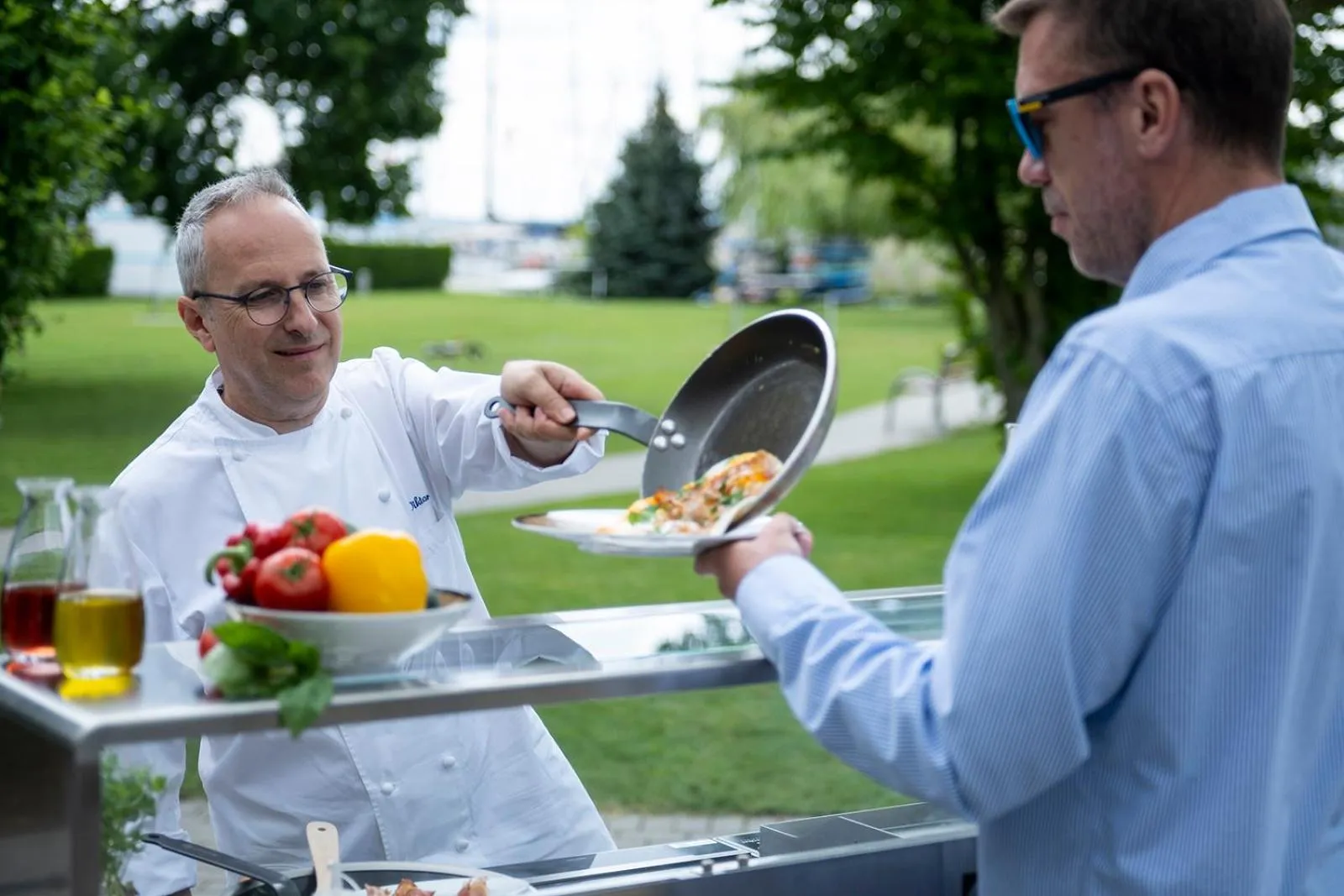 Restaurant/places to eat in Hotel Marina Port