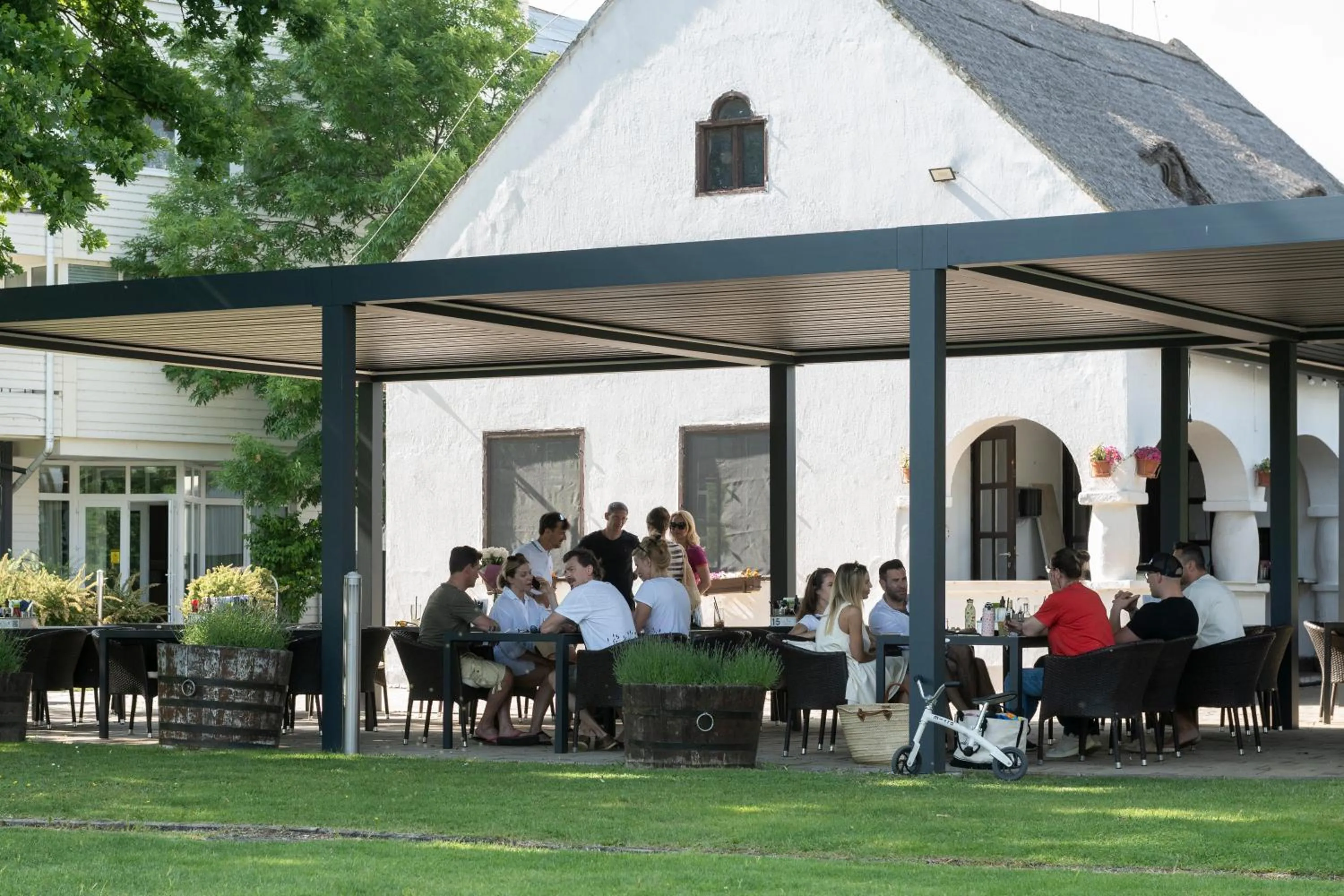 Restaurant/places to eat in Hotel Marina Port