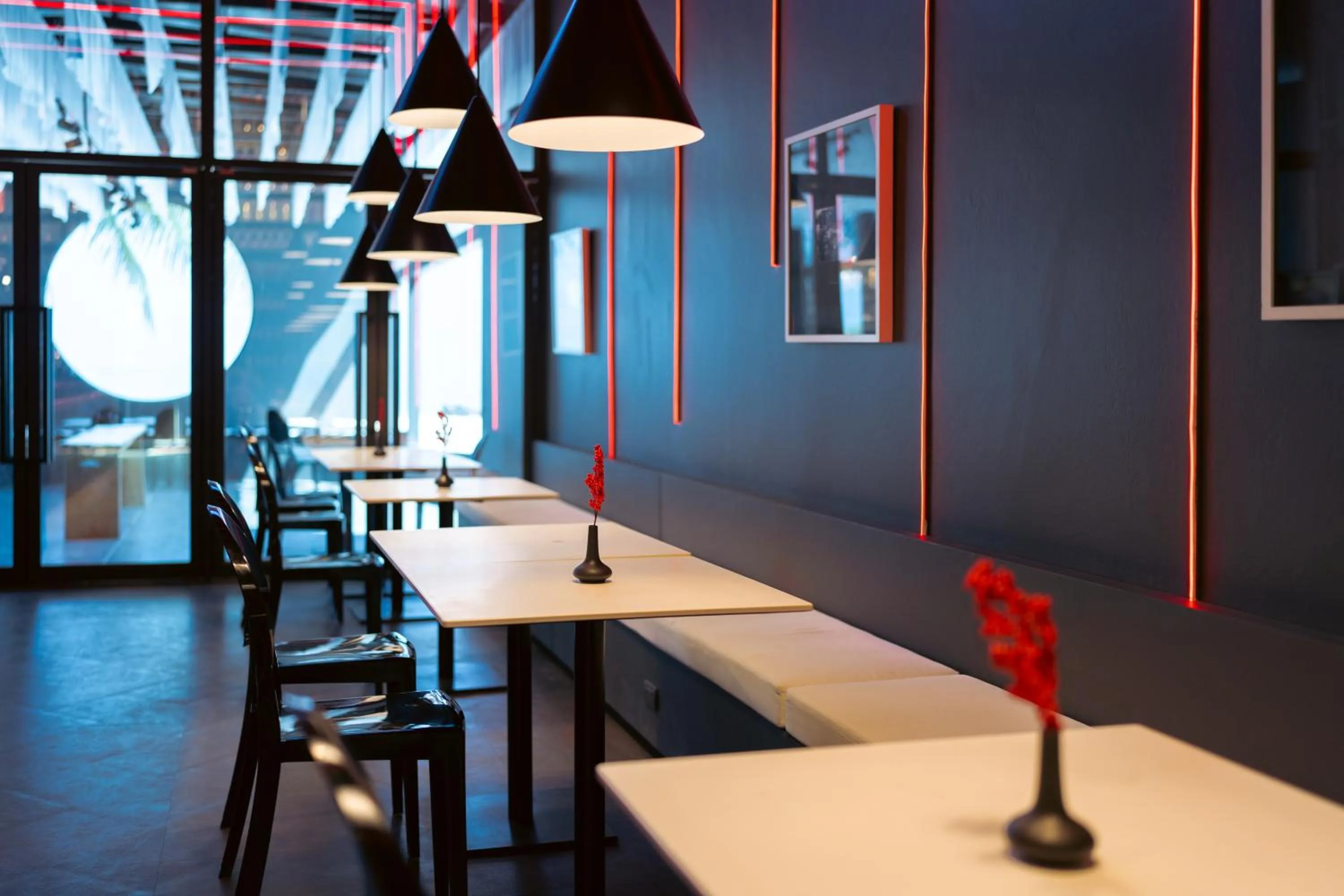 Lounge or bar in Foto Hotel Phuket Beachfront