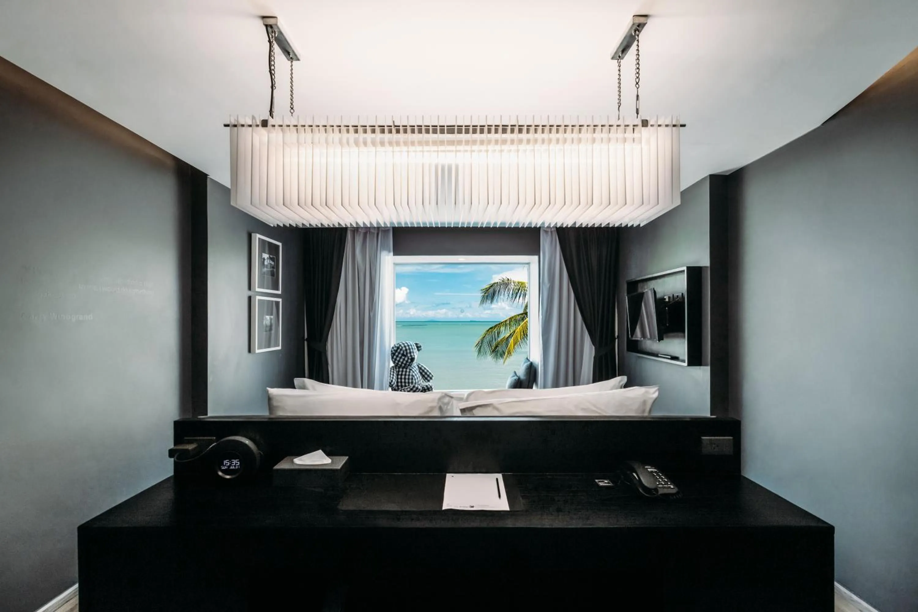 Bedroom in Foto Hotel Phuket Beachfront