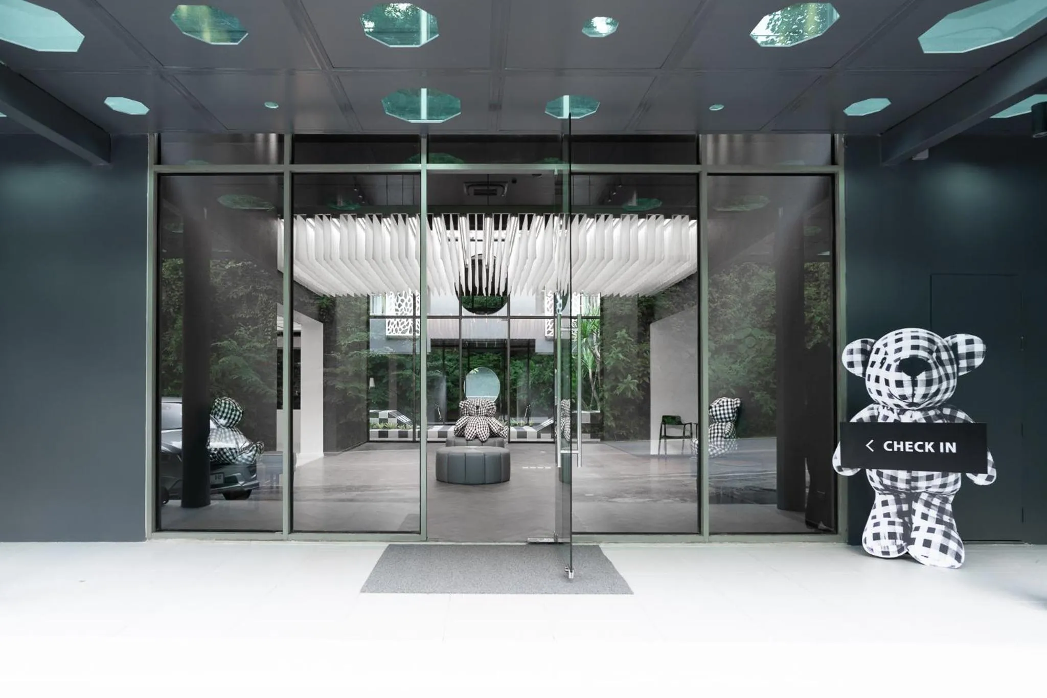 Facade/entrance in Foto Hotel Phuket Beachfront