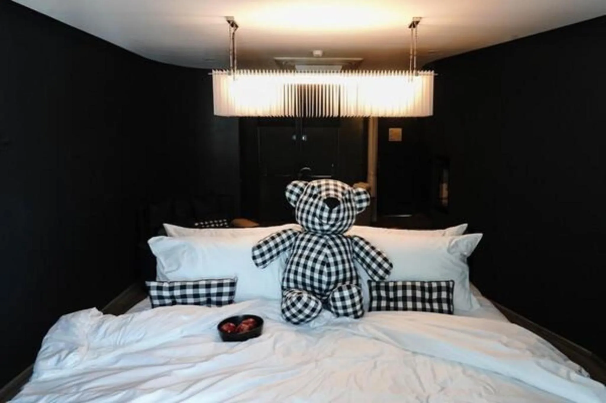 Bedroom in Foto Hotel Phuket Beachfront