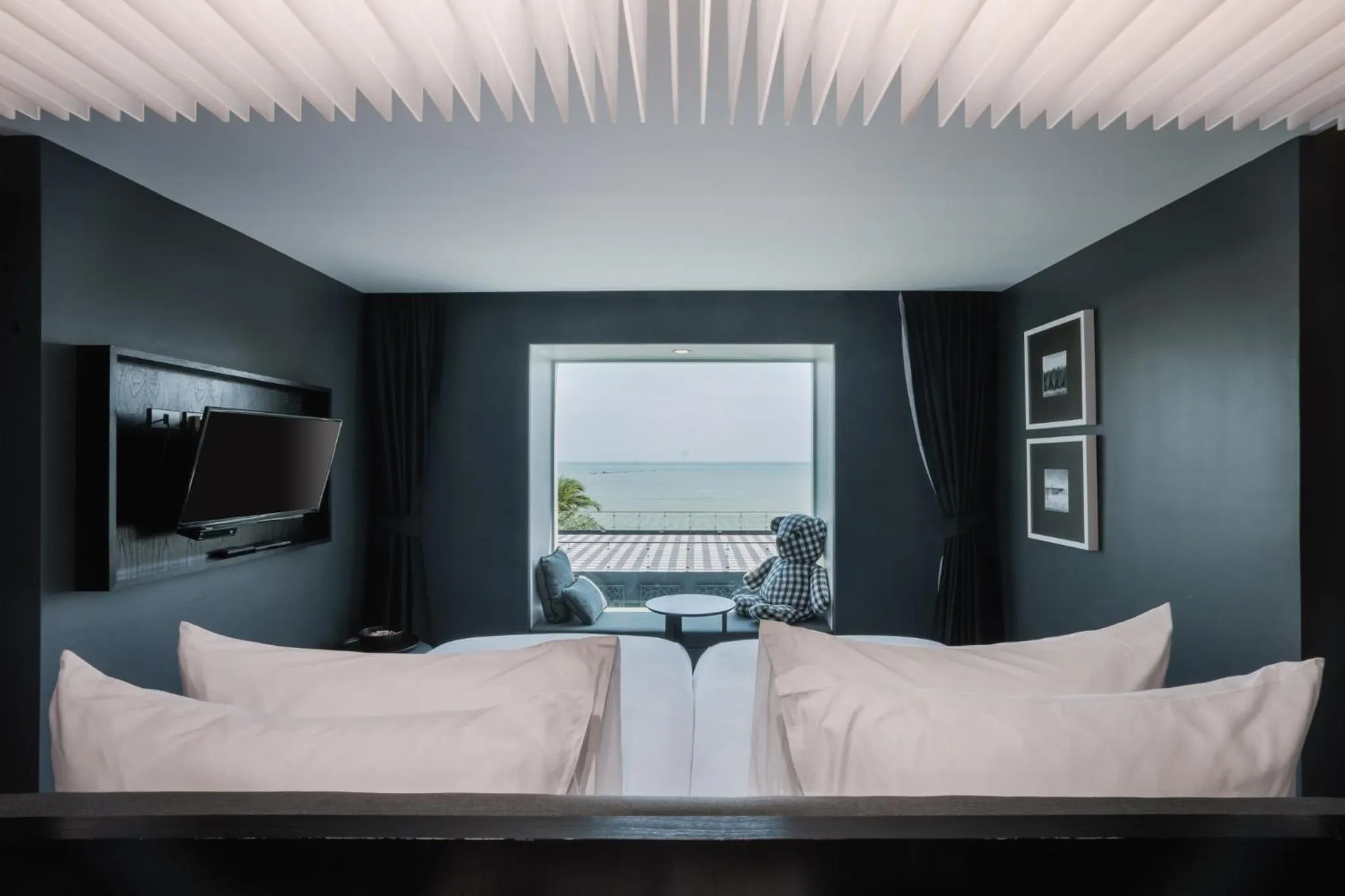 Bedroom in Foto Hotel Phuket Beachfront