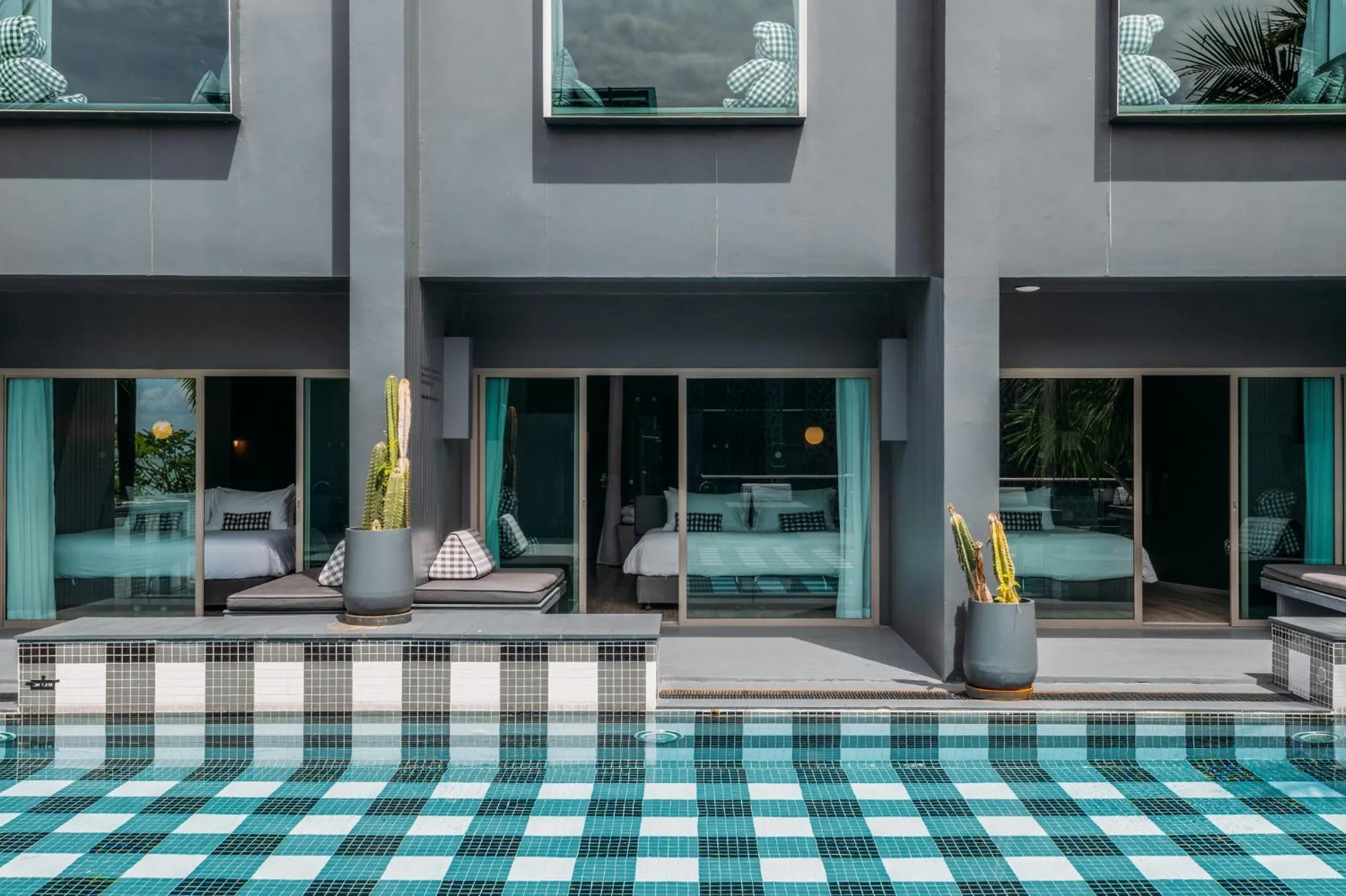 Pool view in Foto Hotel Phuket Beachfront