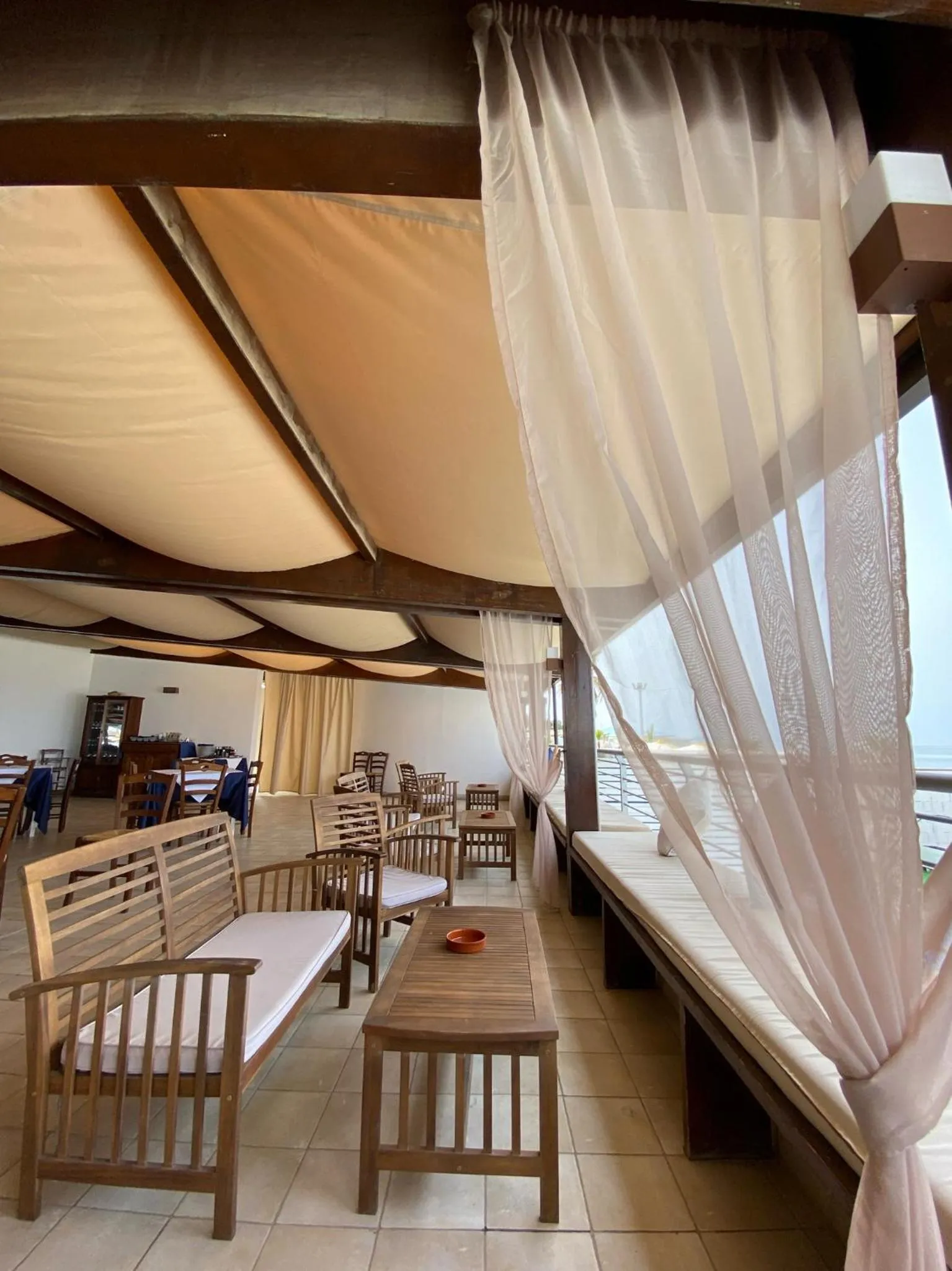 Restaurant/places to eat in Blu Hotel