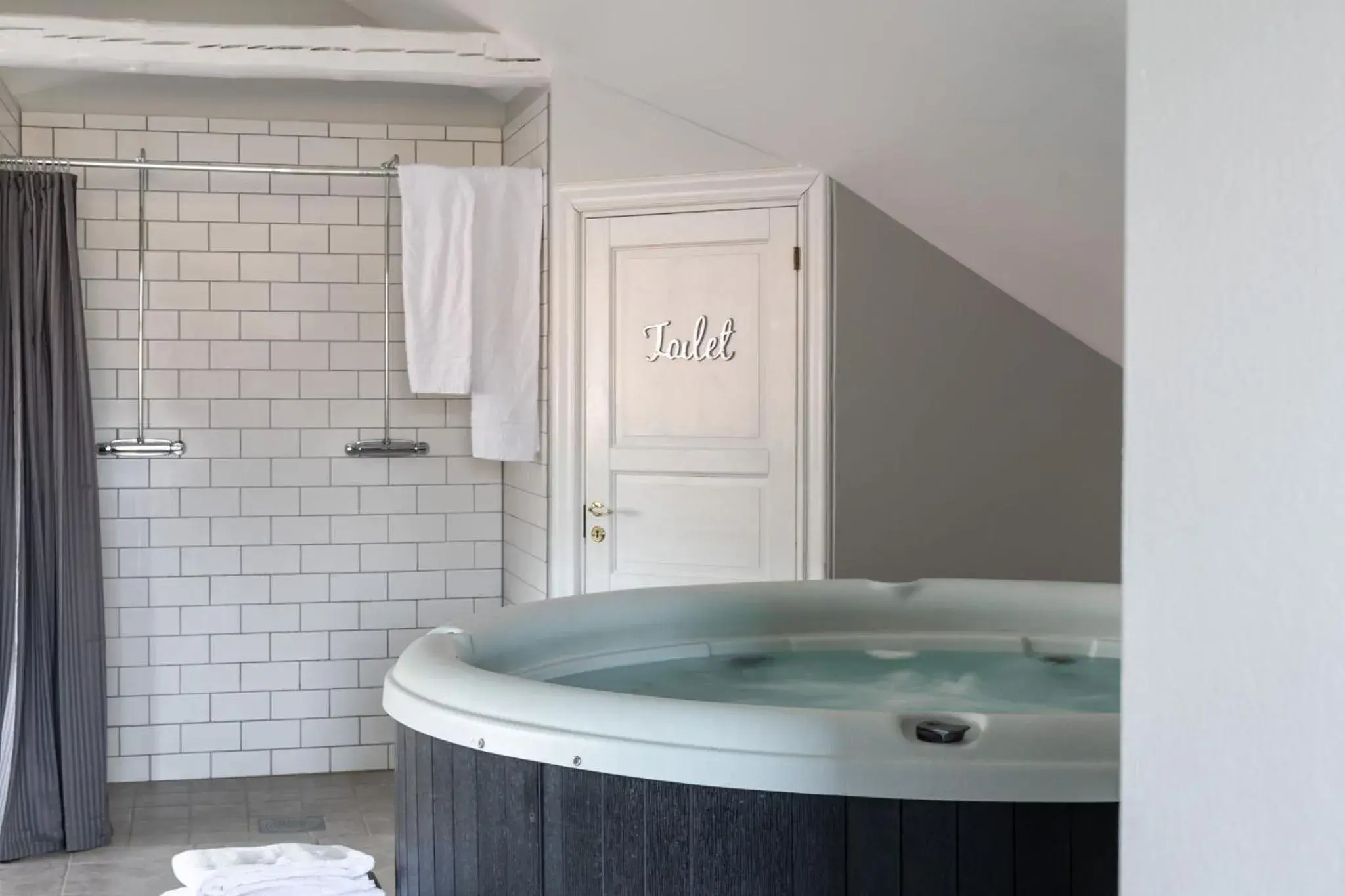 Studio with Spa Bath in Bergs Gård & Hållsvikens Gård Studio with Spa Bath in Bergs Gård & Hållsvikens Gård