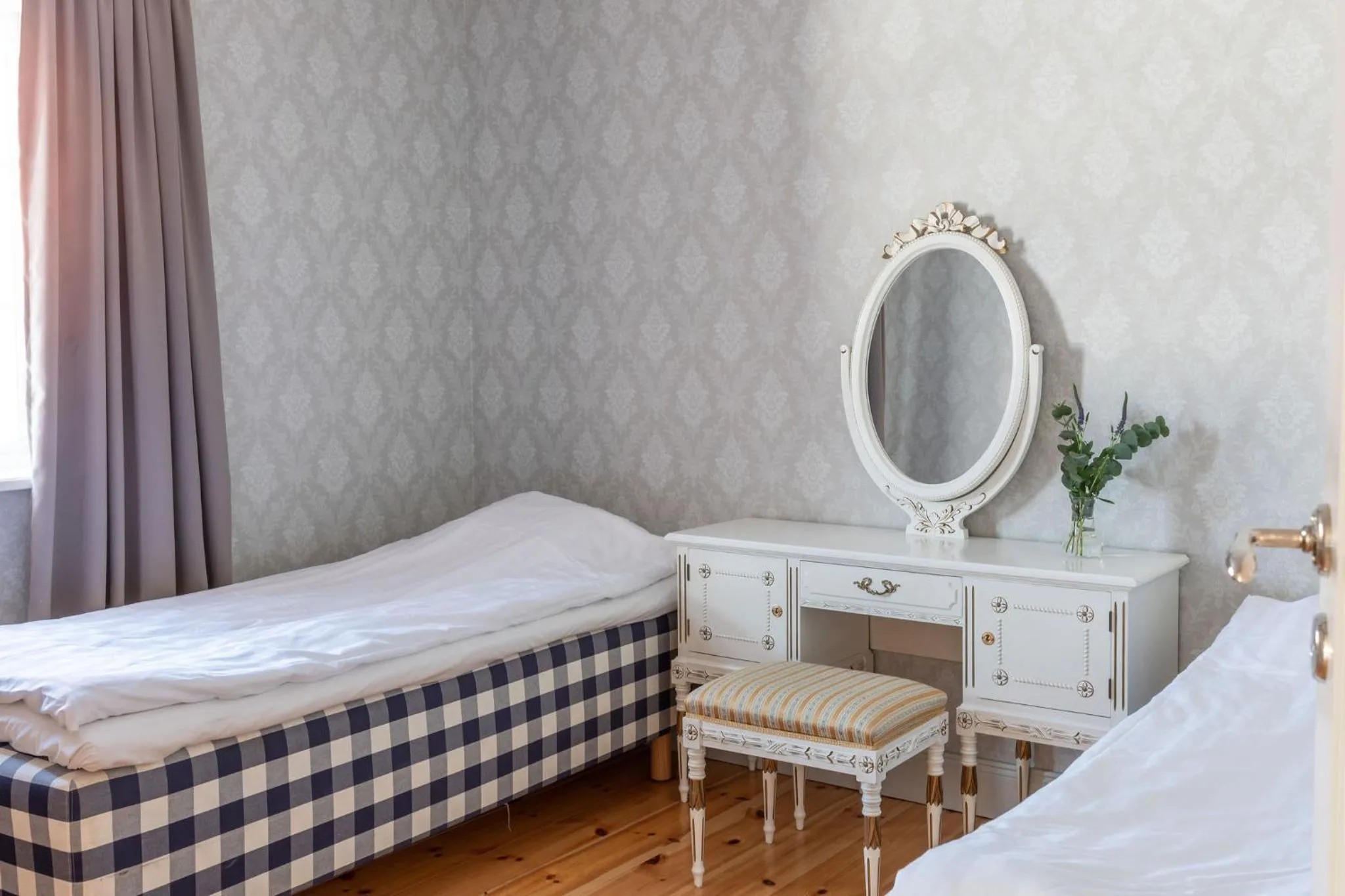 Bed in Bergs Gård & Hållsvikens Gård