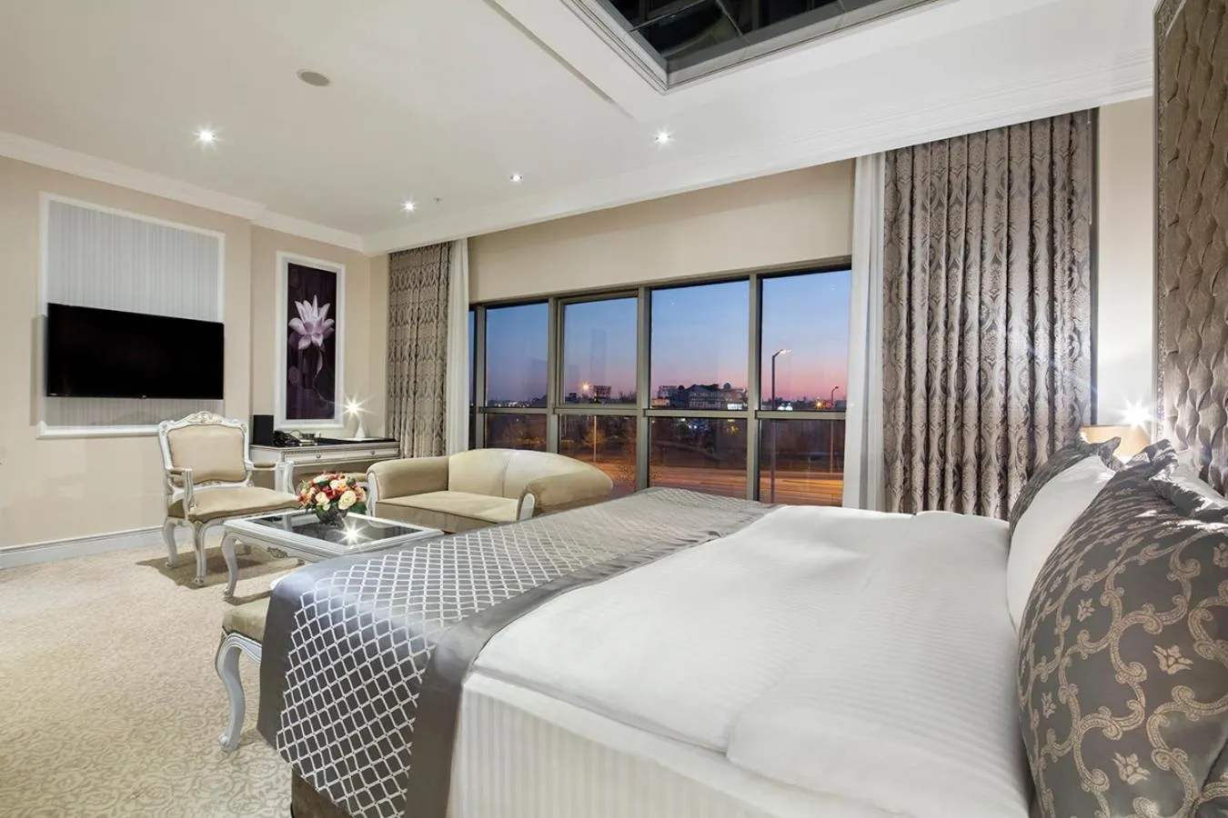 Bed in Grand Millennium Konya