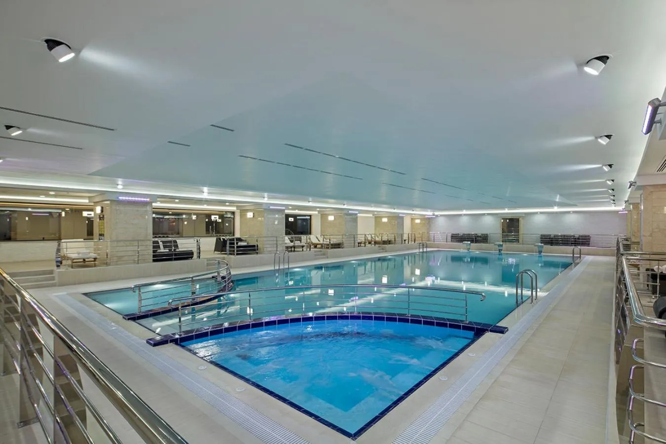 Swimming pool in Grand Millennium Konya