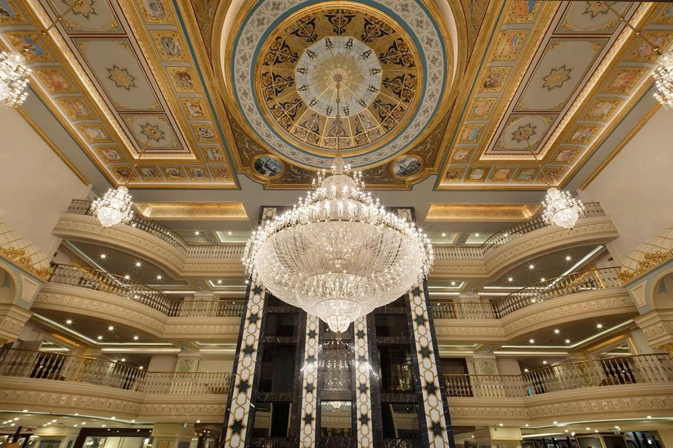 Lobby or reception in Grand Millennium Konya