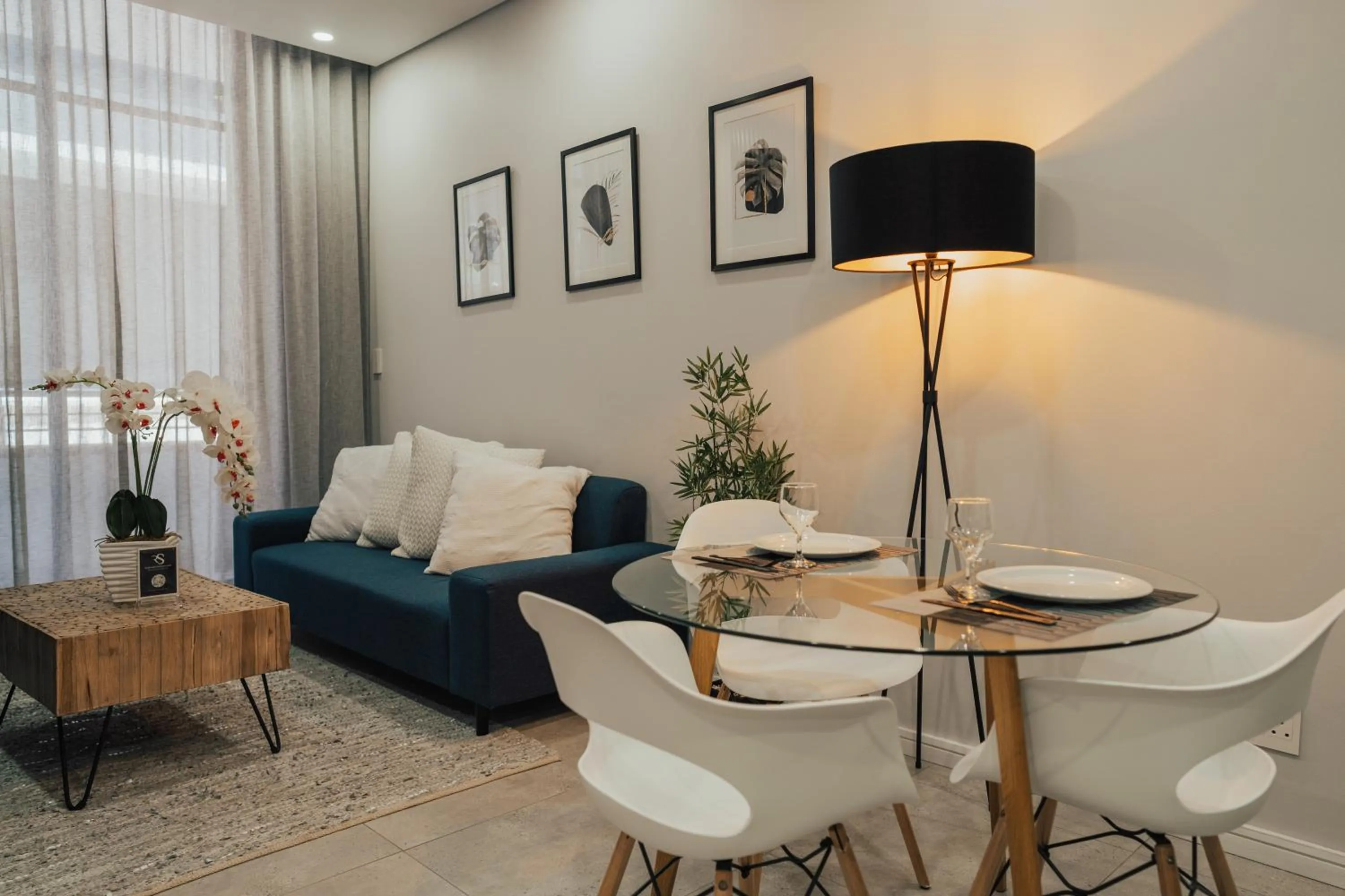 Dining area in Reserved Suites Illovo