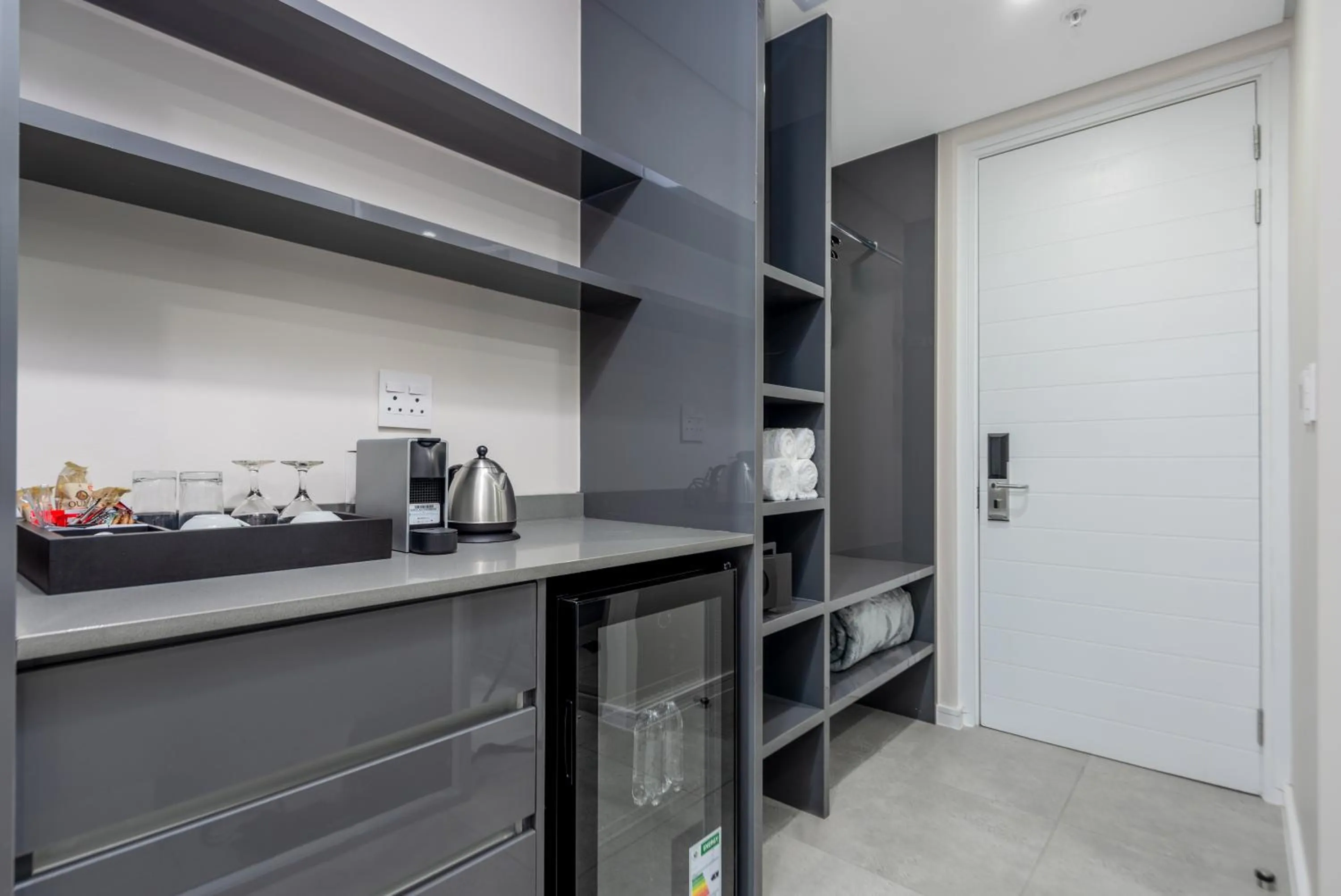 Coffee/tea facilities in Reserved Suites Illovo