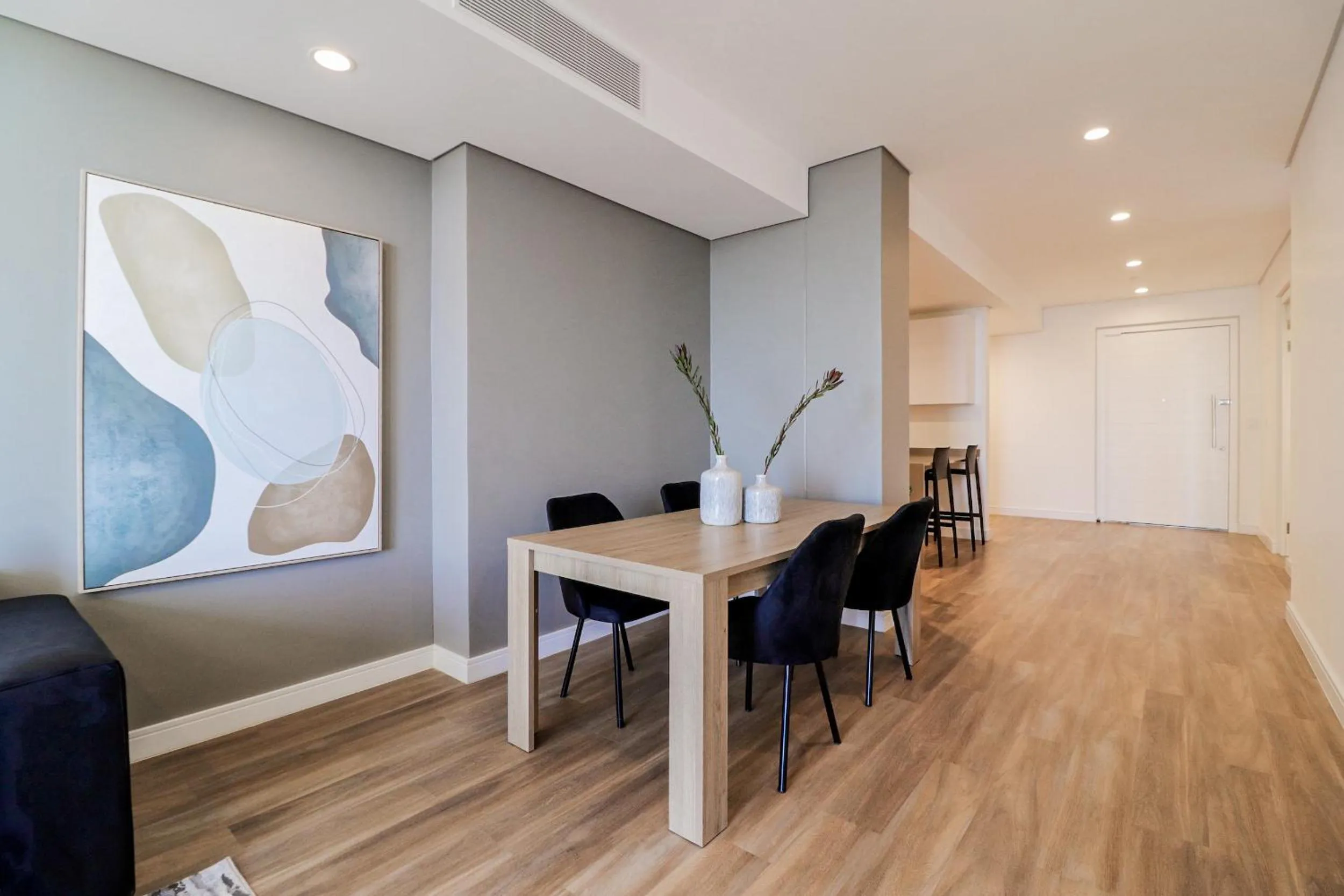 Dining area in Reserved Suites Illovo