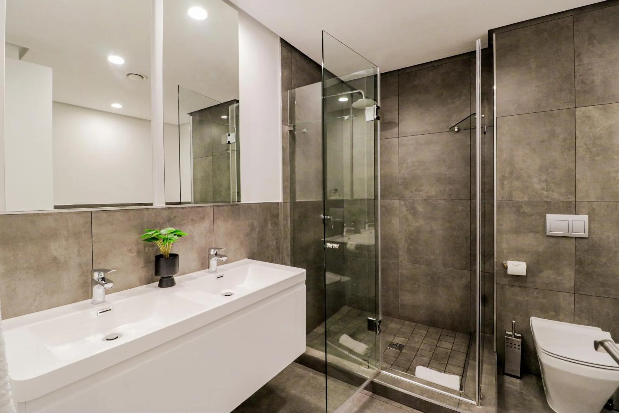 Bathroom in Reserved Suites Illovo