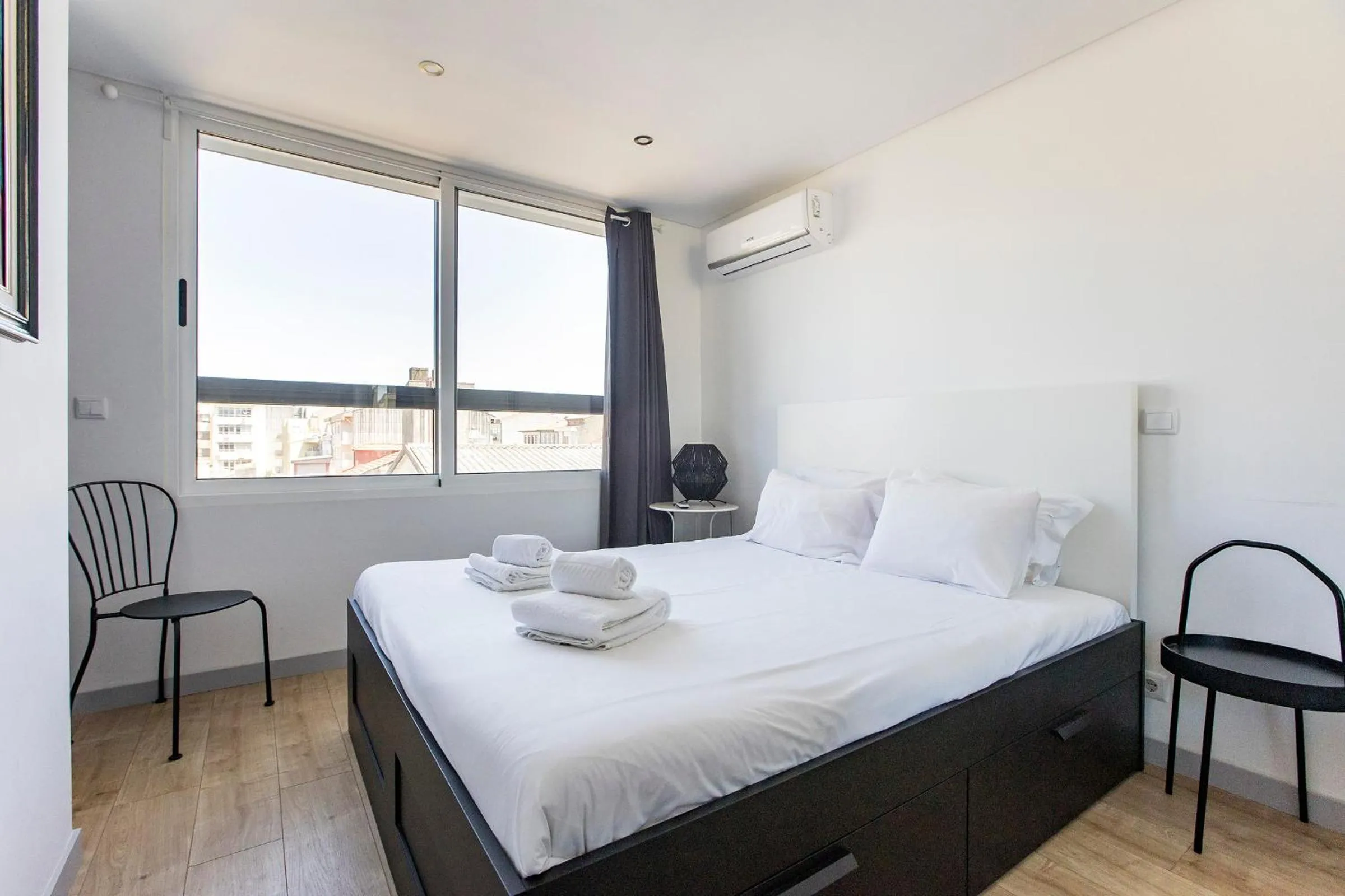 1BR Flat in Trindade w/ AC by metro station