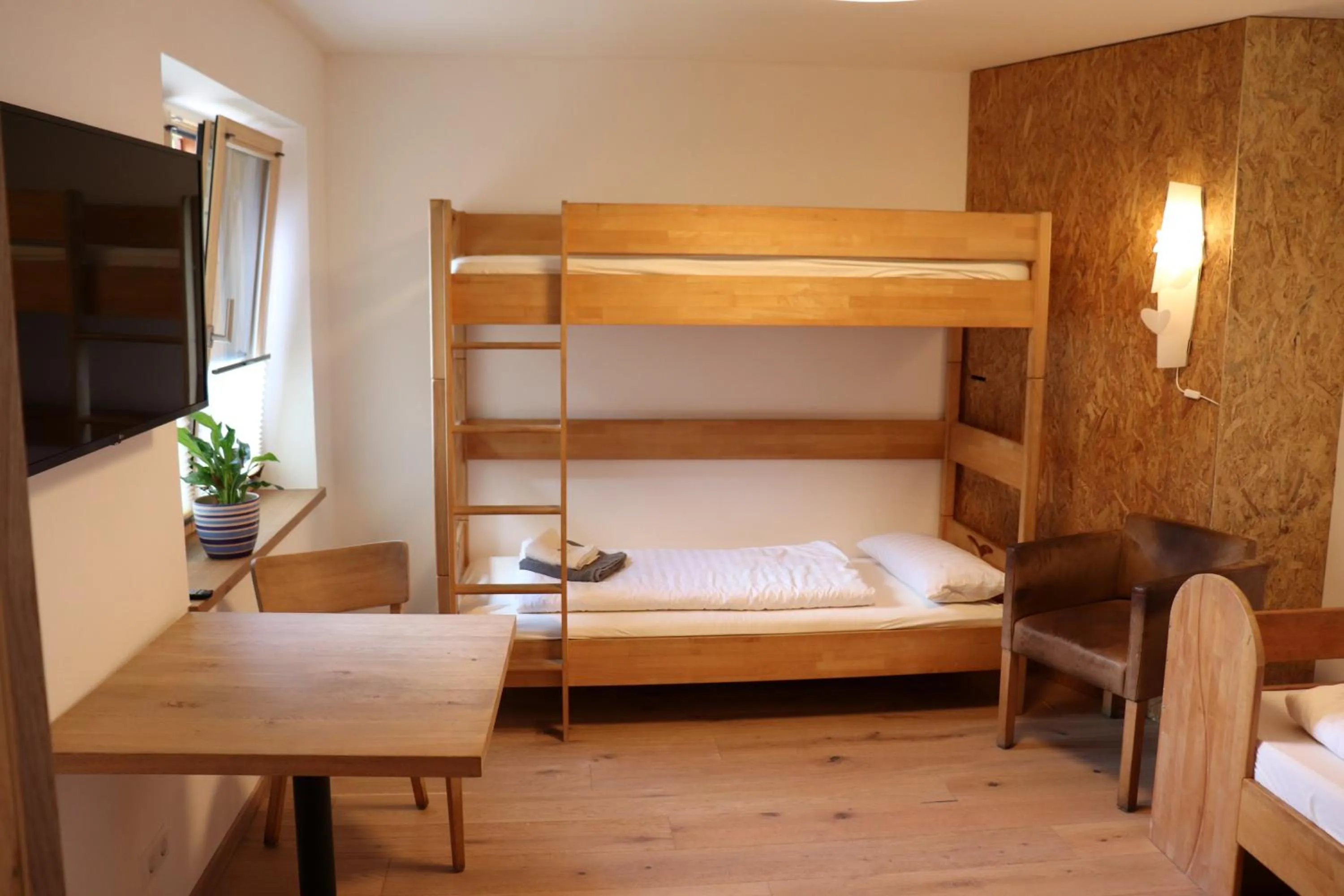 bunk bed, Bed in Hotel 11 Eulen