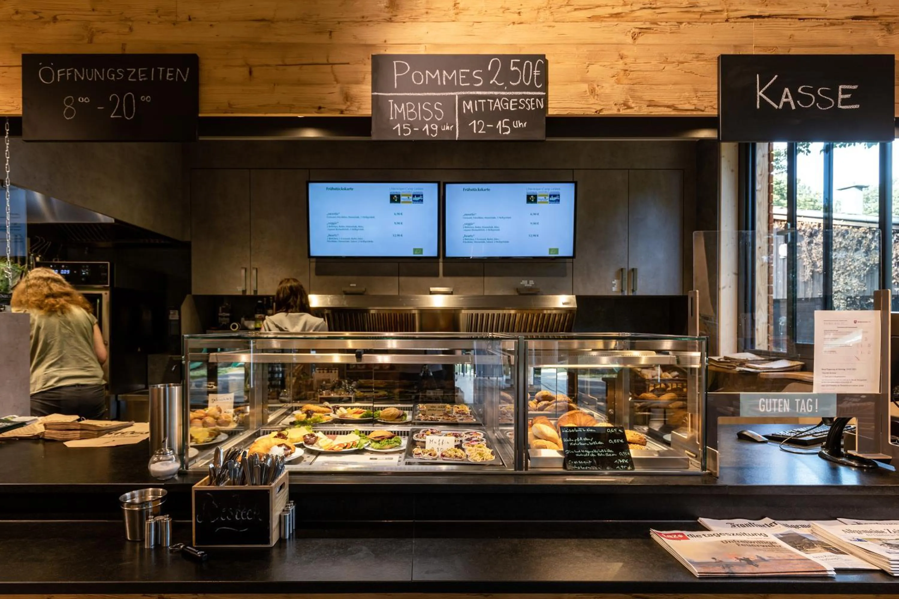 Restaurant/places to eat in Hotel 11 Eulen