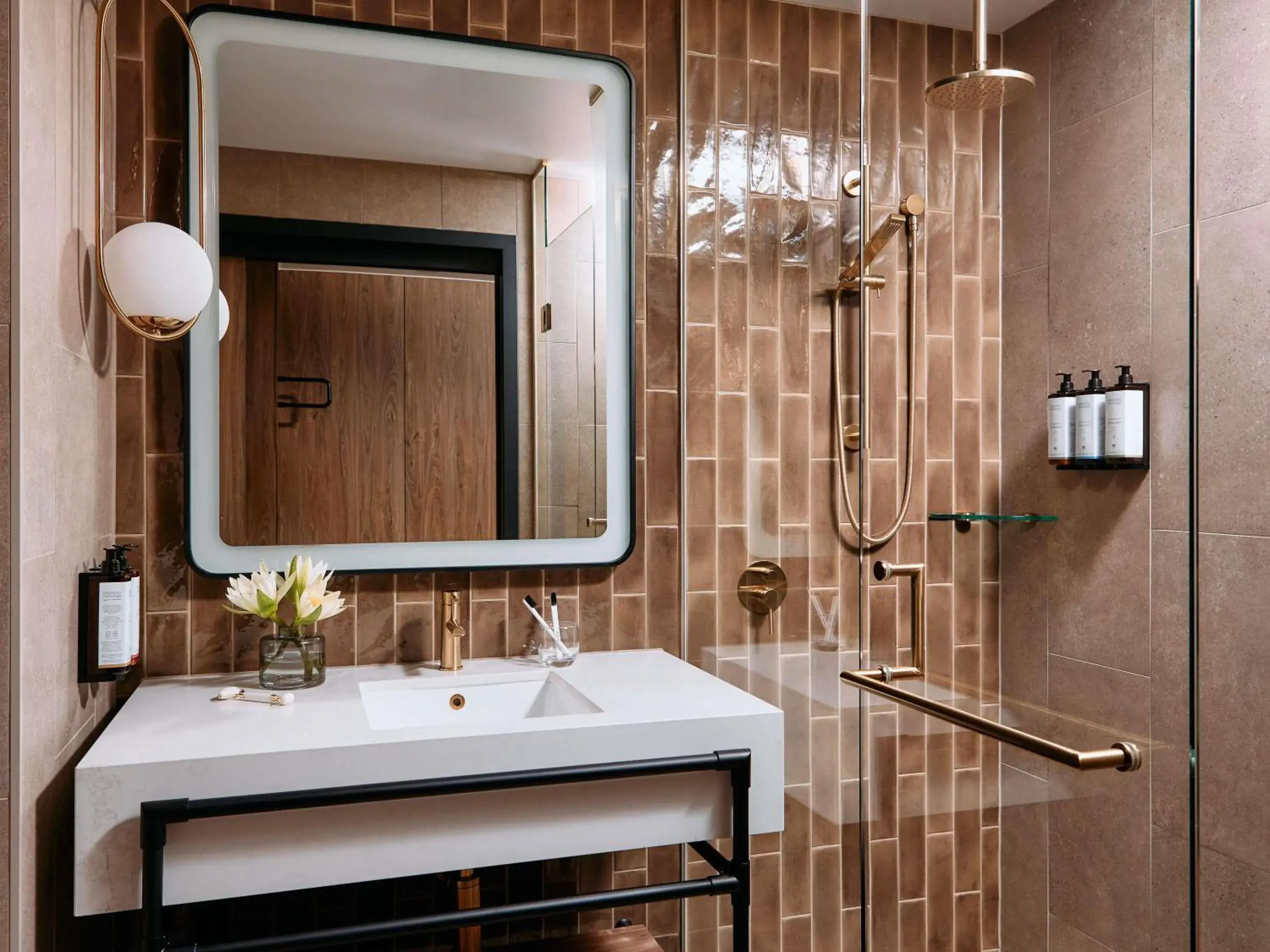 Standard Room with Two King Single Beds in Mercure Melbourne Doncaster Standard Room with Two King Single Beds in Mercure Melbourne Doncaster