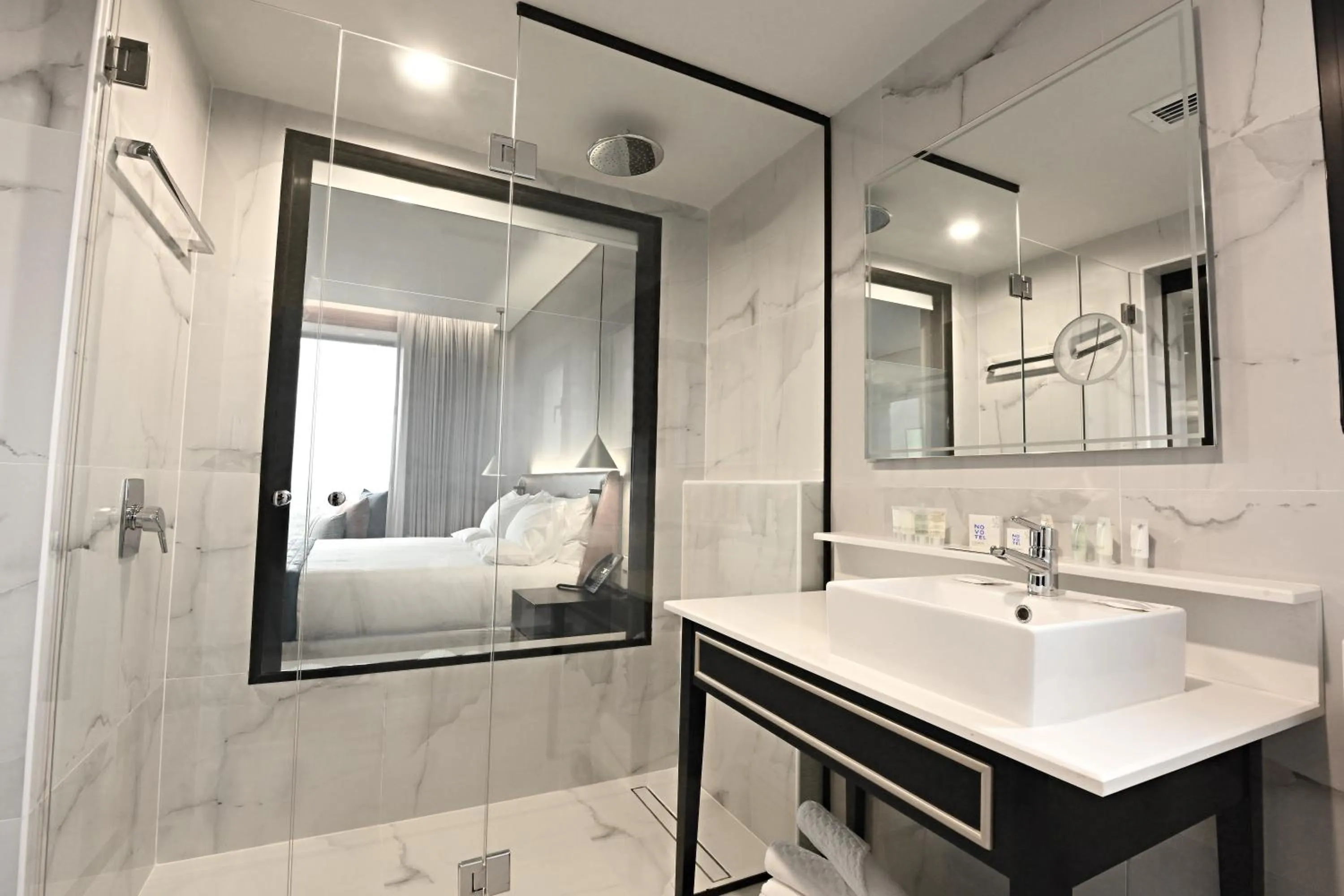 Shower in Novotel Santa Cruz De La Sierra