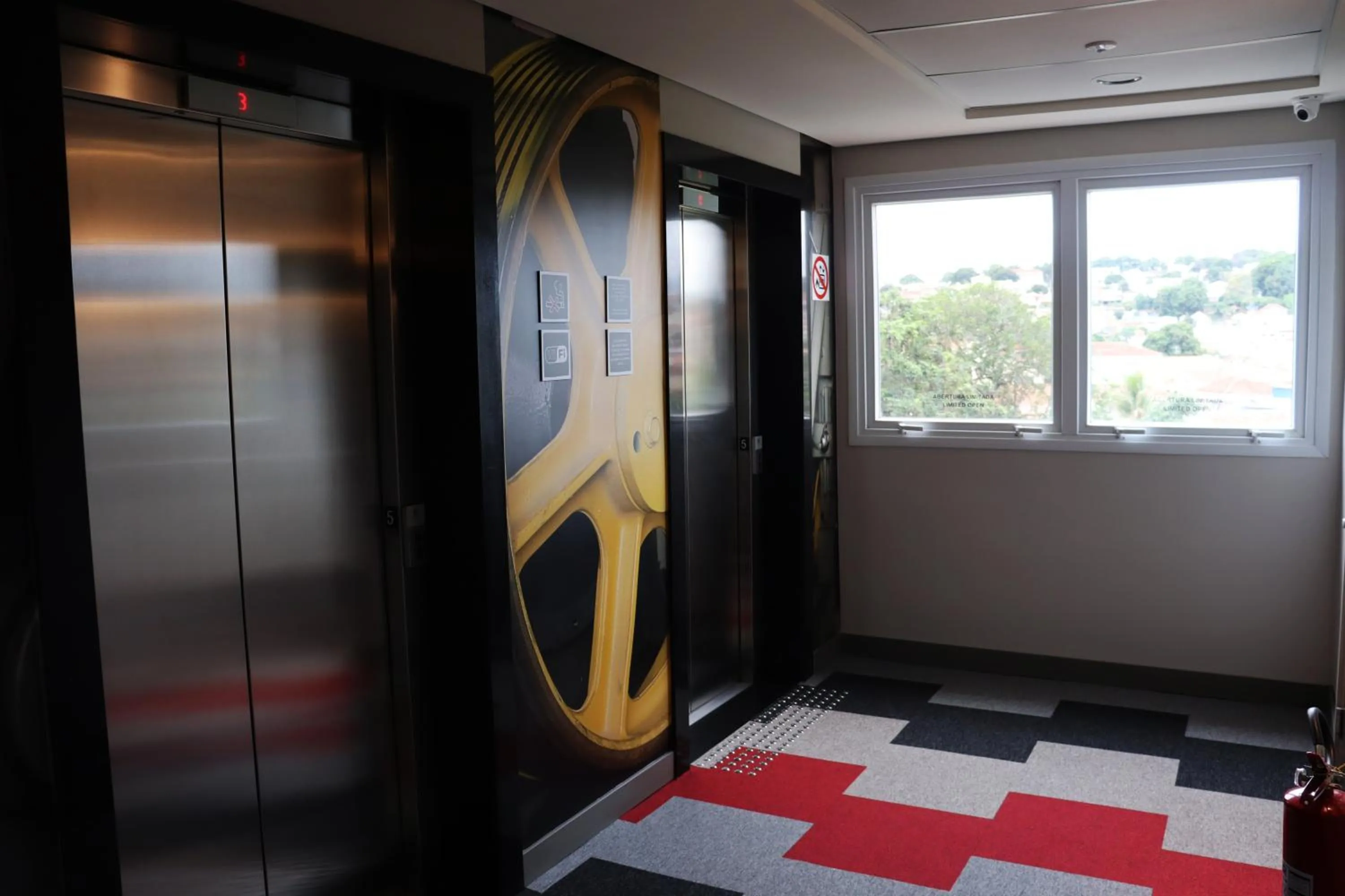 elevator in Ibis Guaxupe